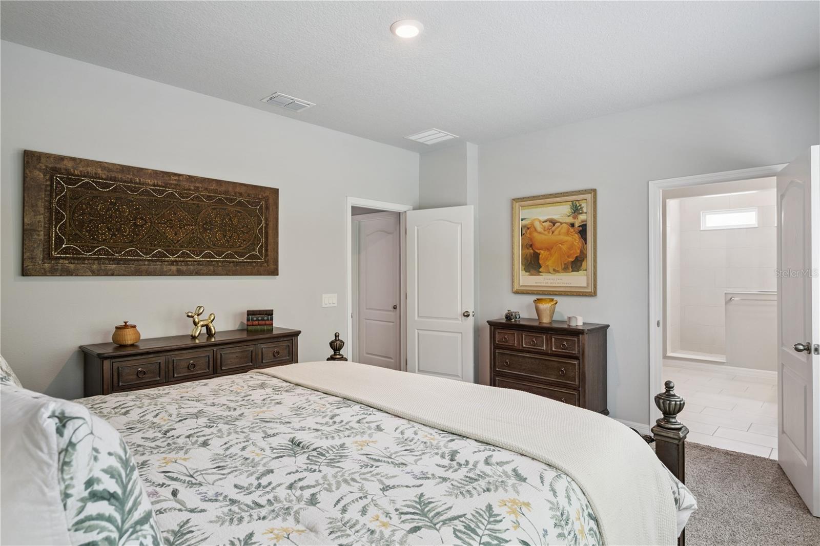 FLORA GARDENS - Residential