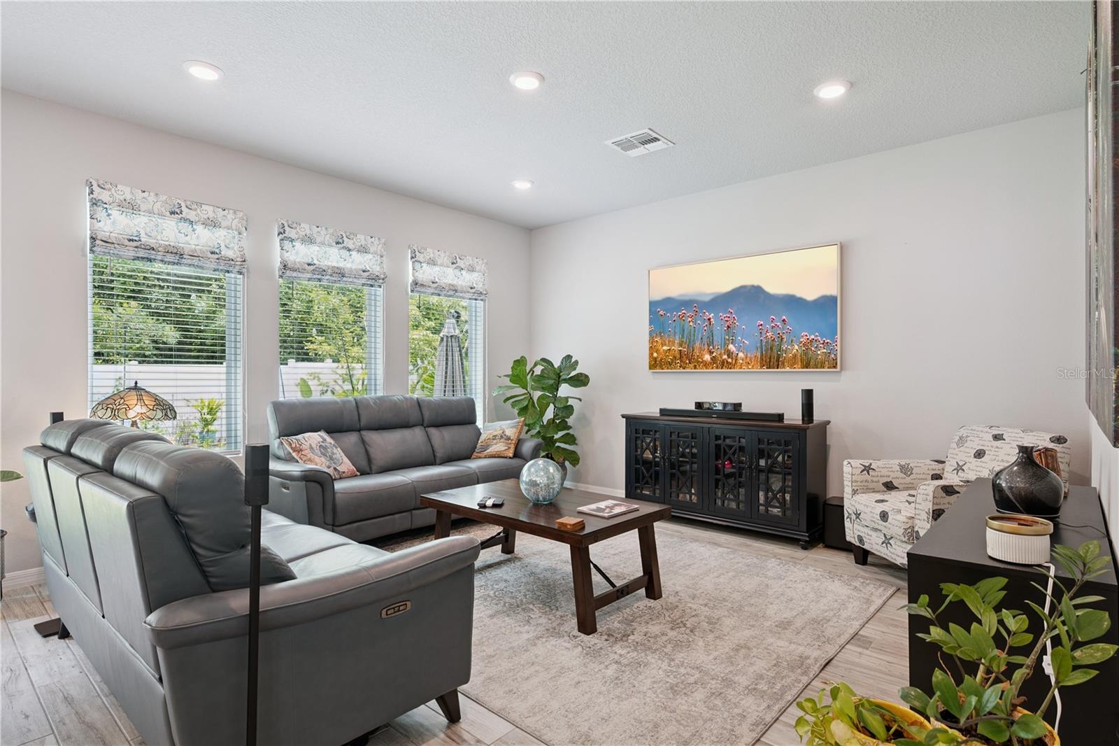 FLORA GARDENS - Residential