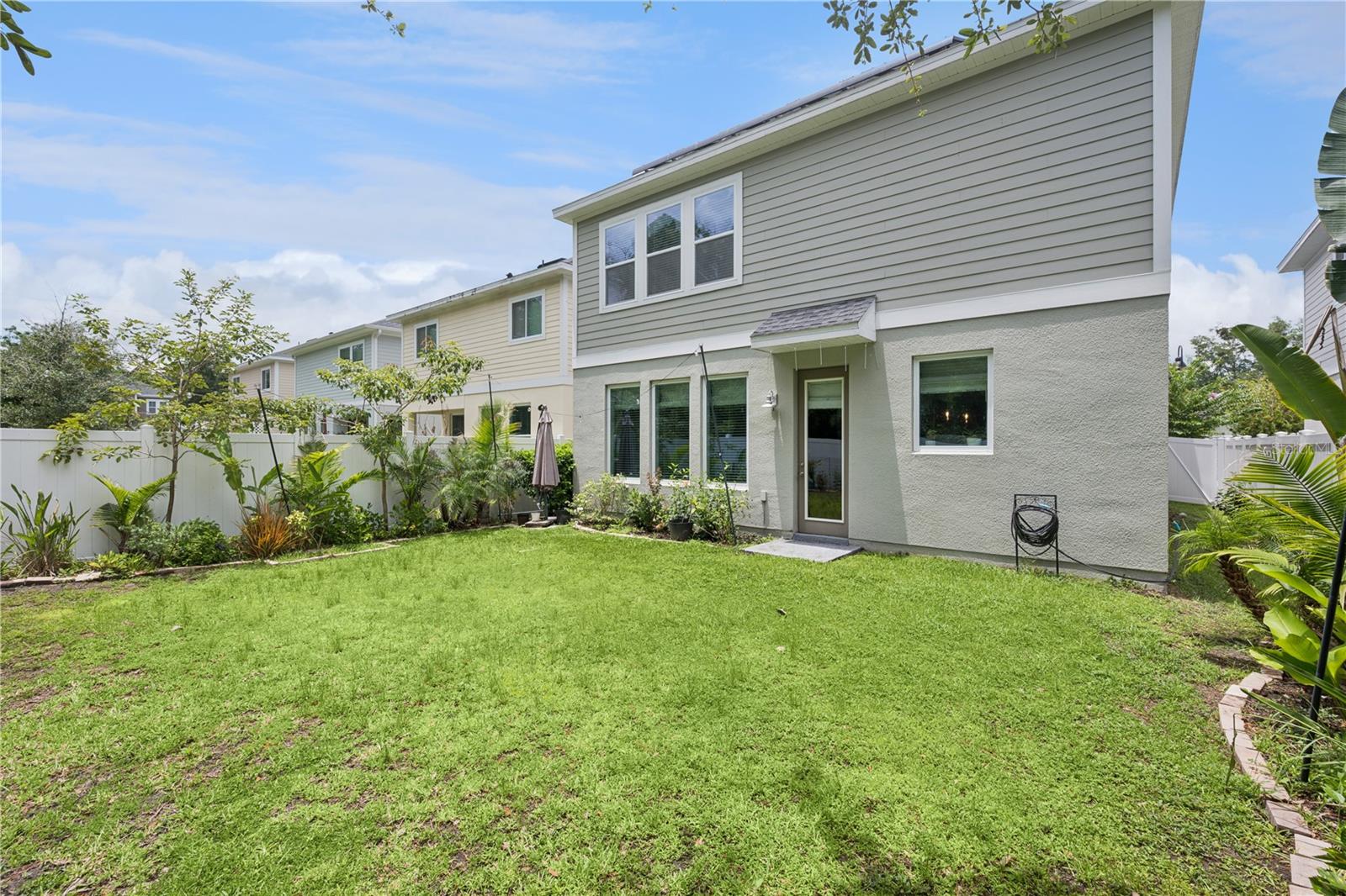 FLORA GARDENS - Residential