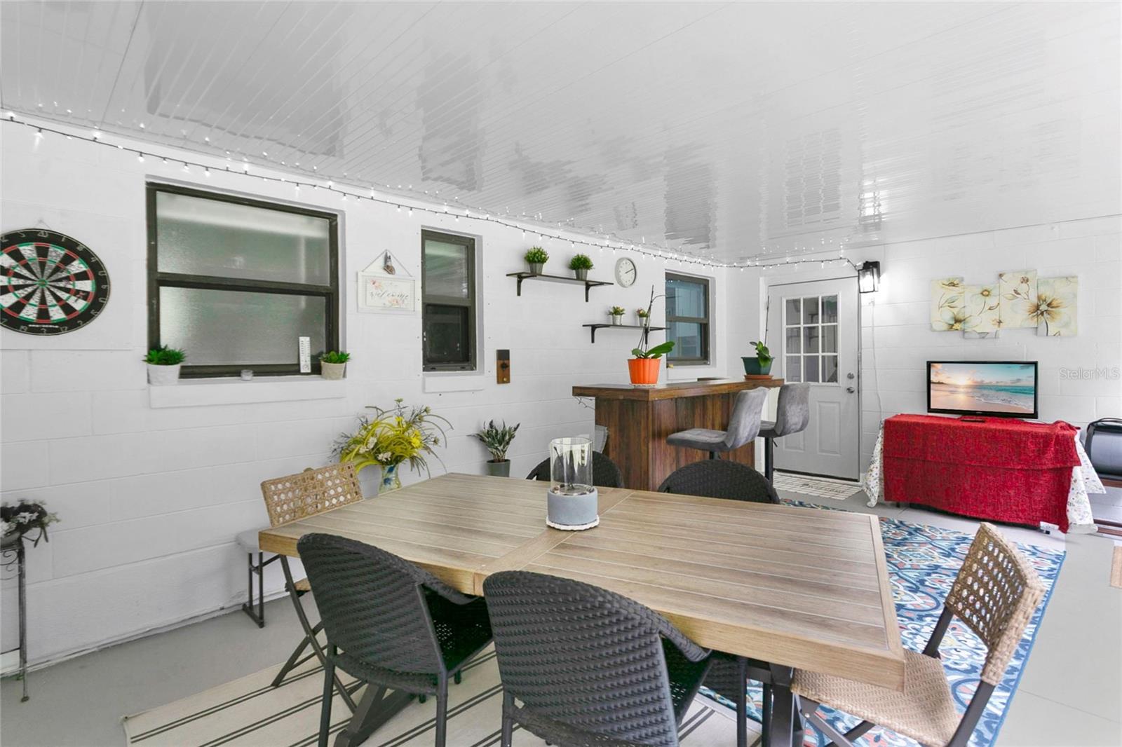 WHITE ACRES SUB - Residential