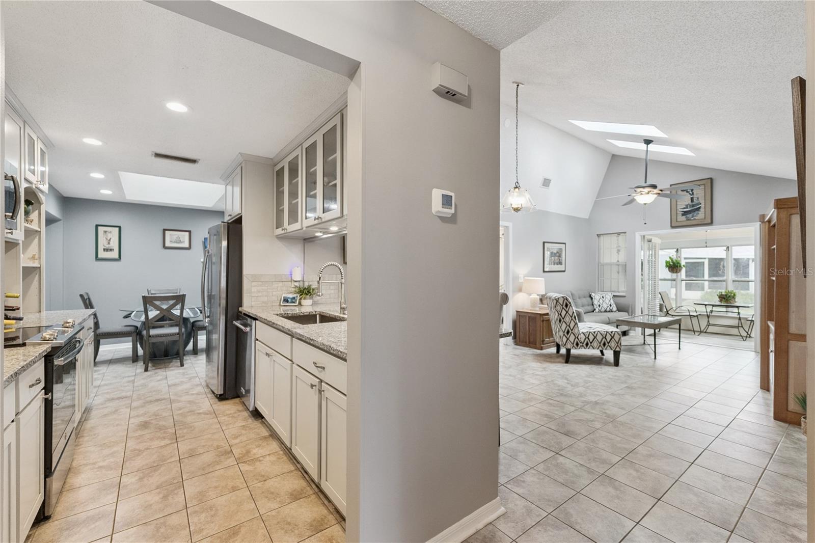 PELICAN BAY - Residential