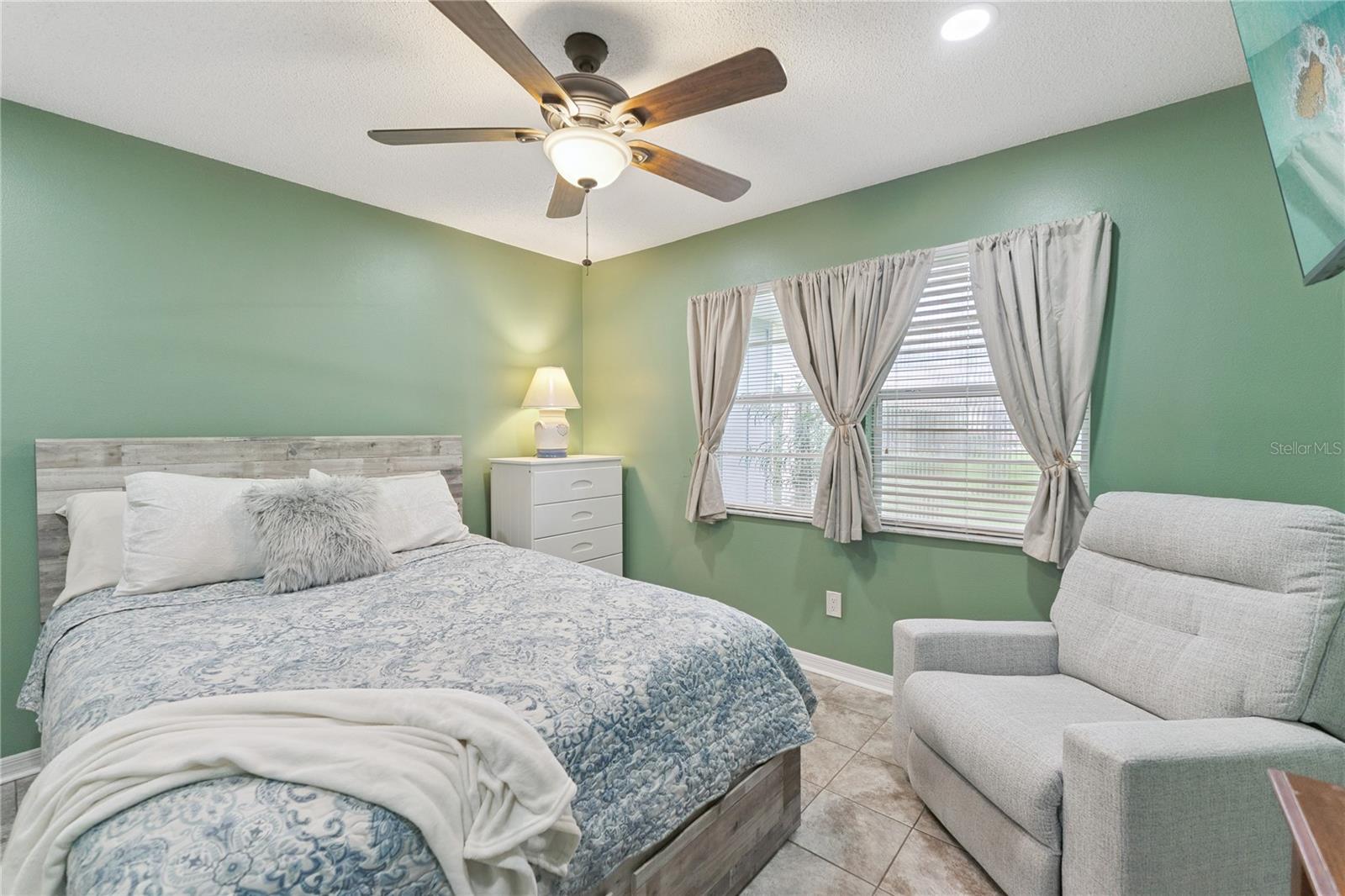 PELICAN BAY - Residential
