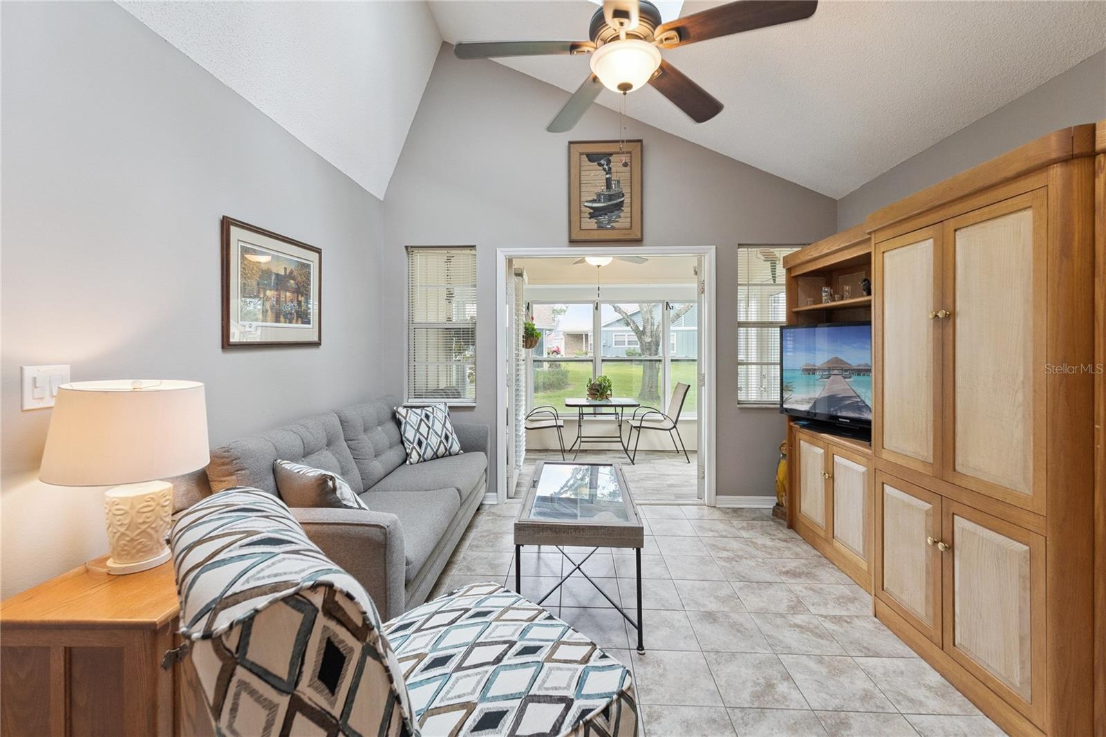 PELICAN BAY - Residential