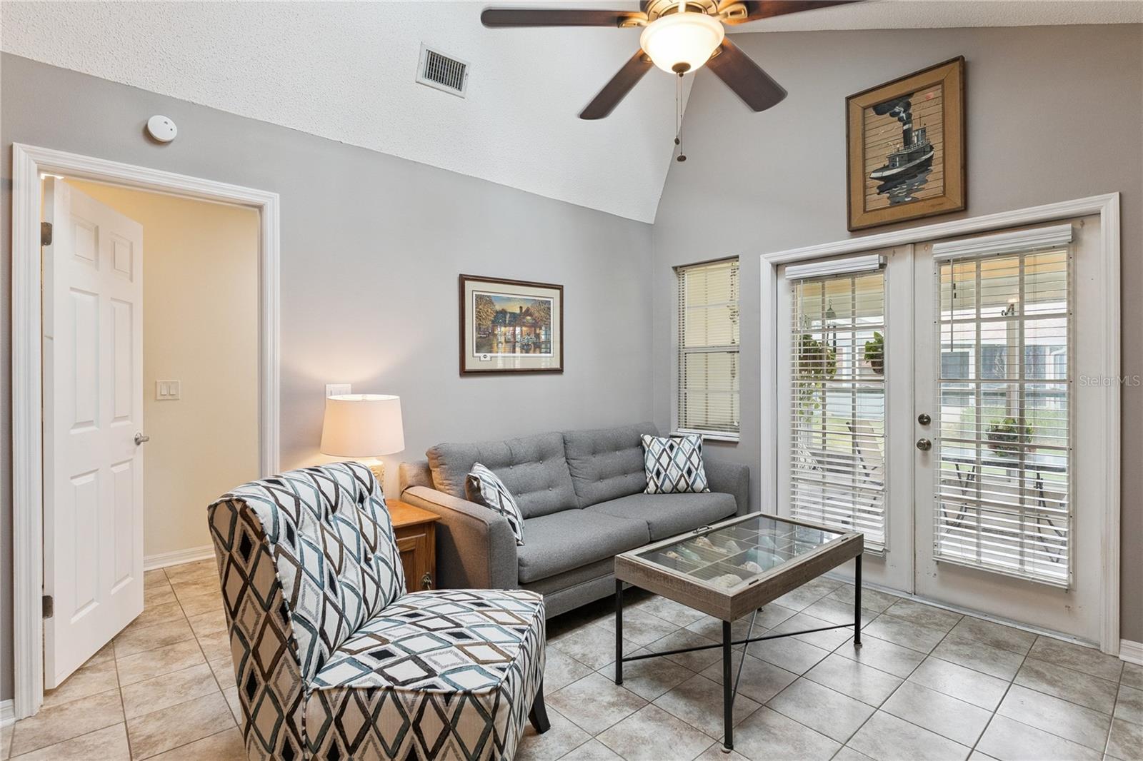 PELICAN BAY - Residential