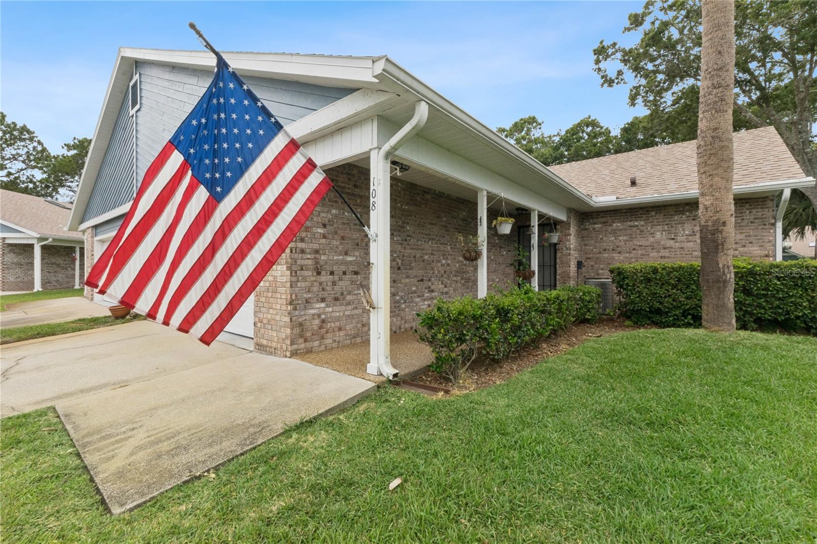 PELICAN BAY - Residential