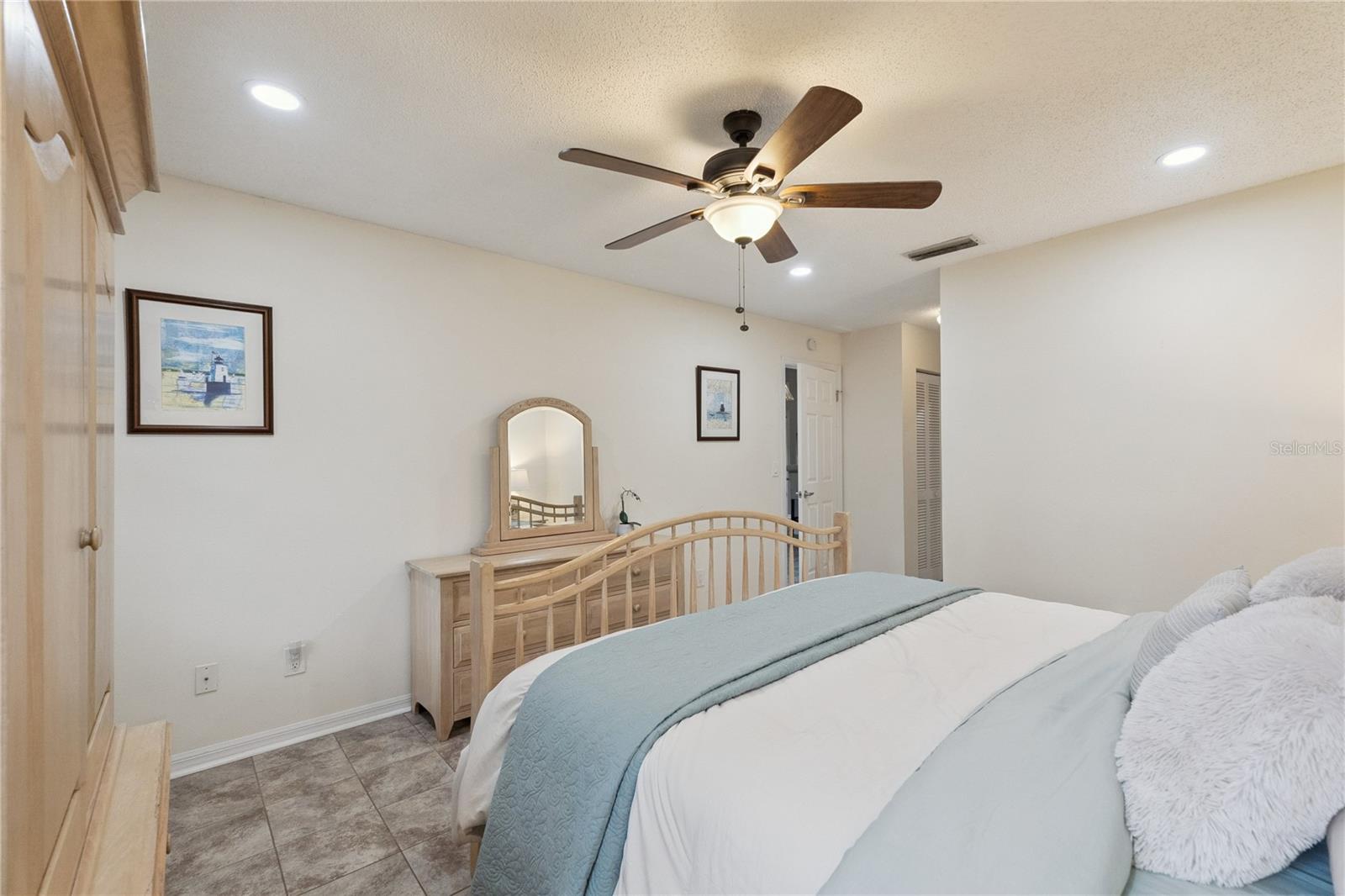 PELICAN BAY - Residential