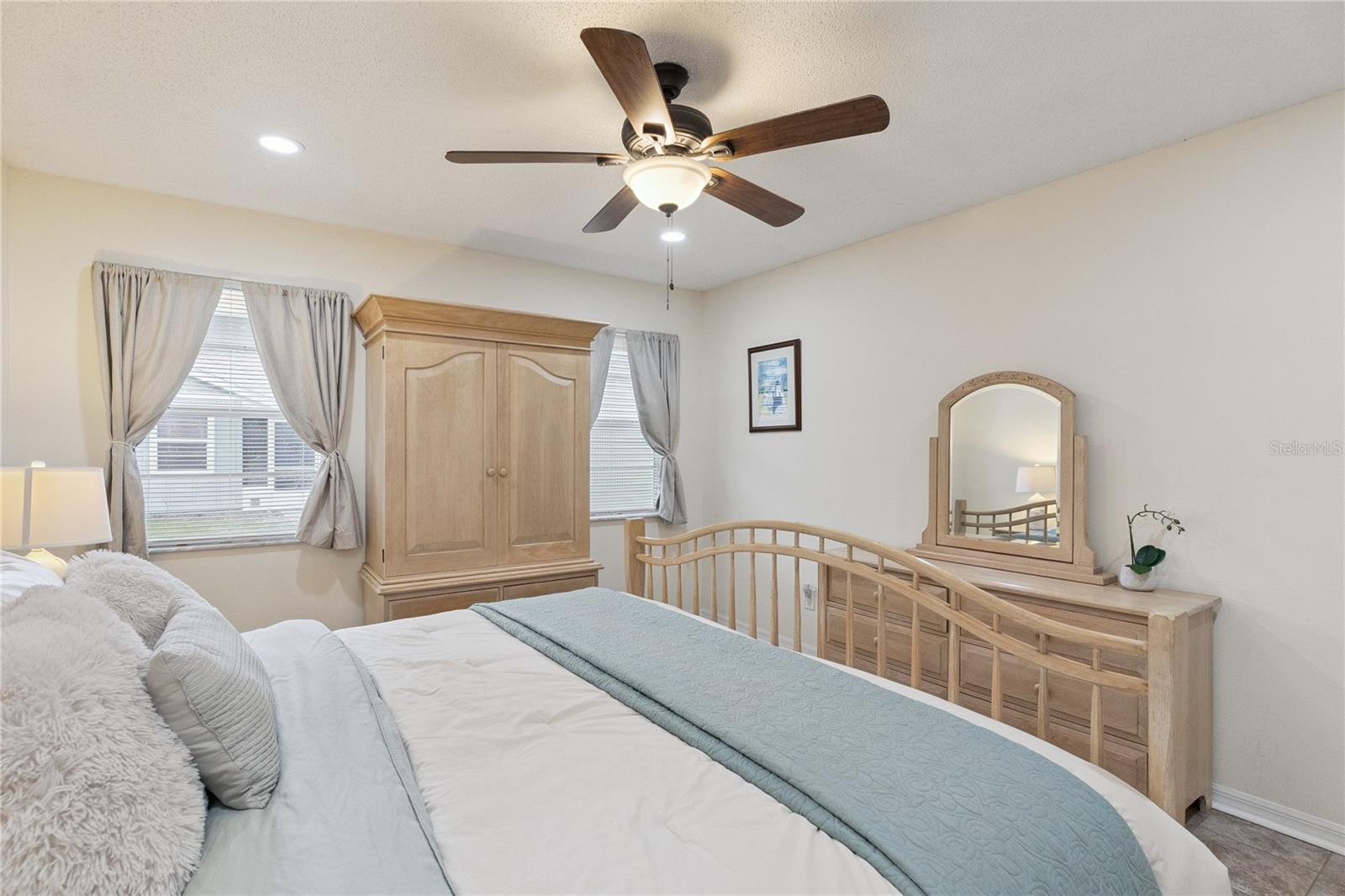 PELICAN BAY - Residential