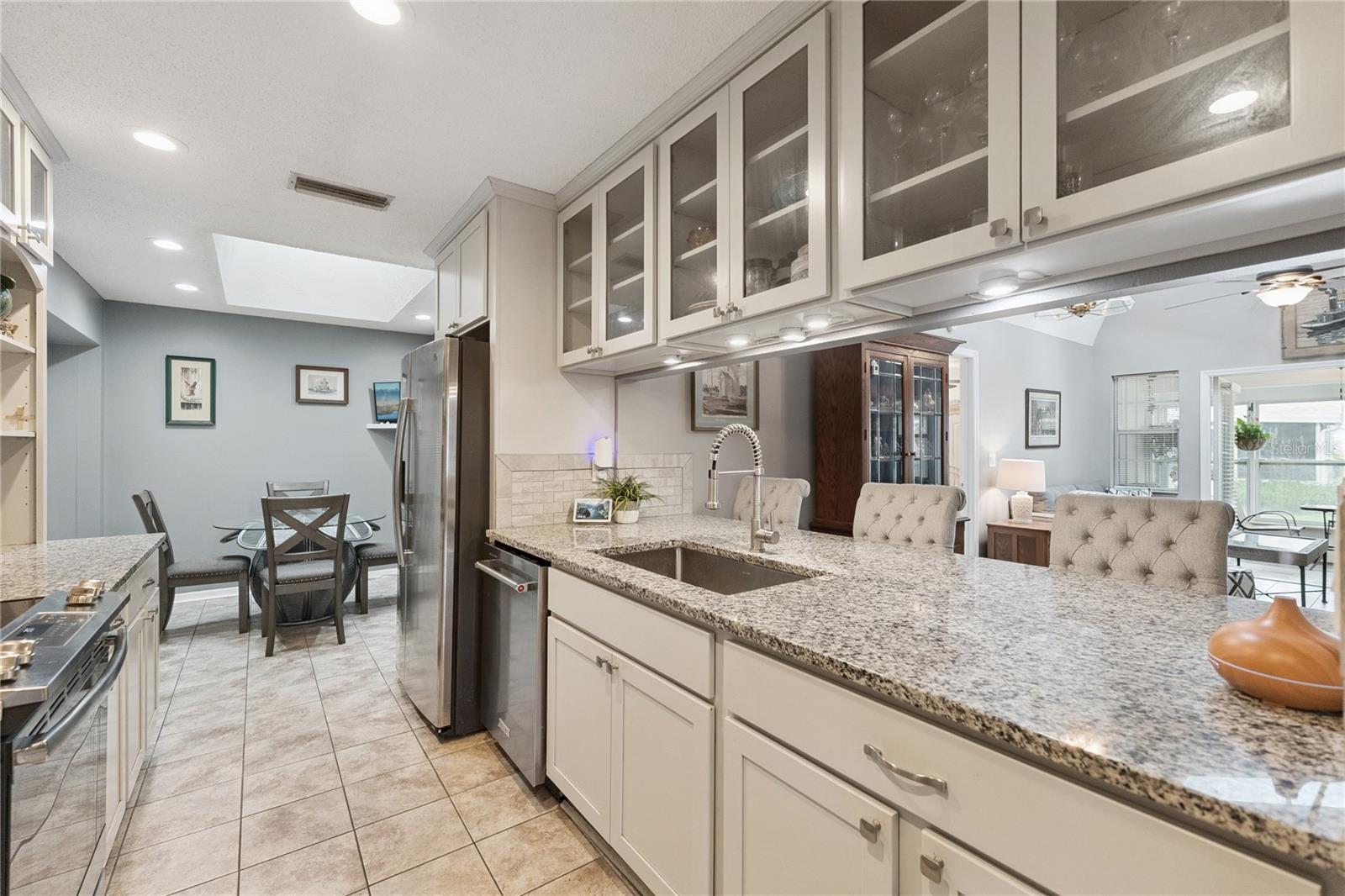 PELICAN BAY - Residential