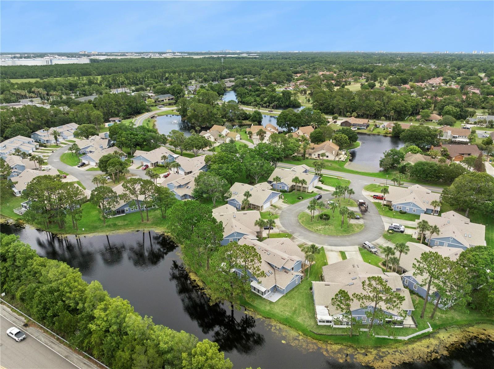 PELICAN BAY - Residential