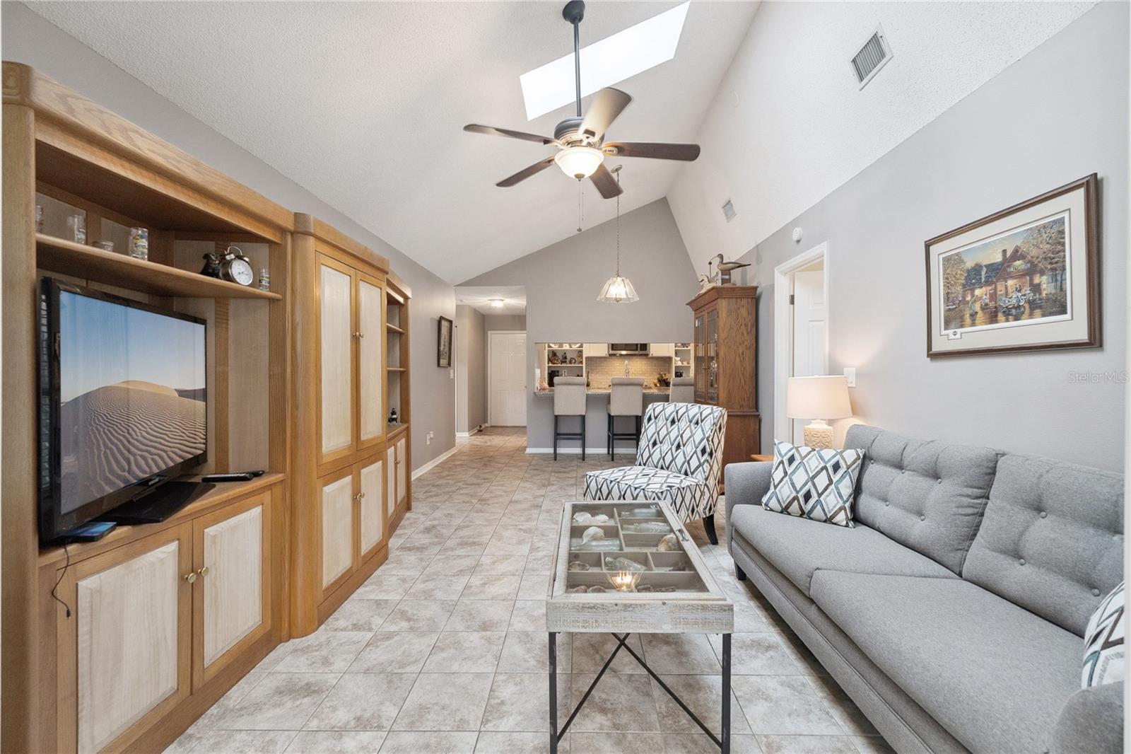 PELICAN BAY - Residential
