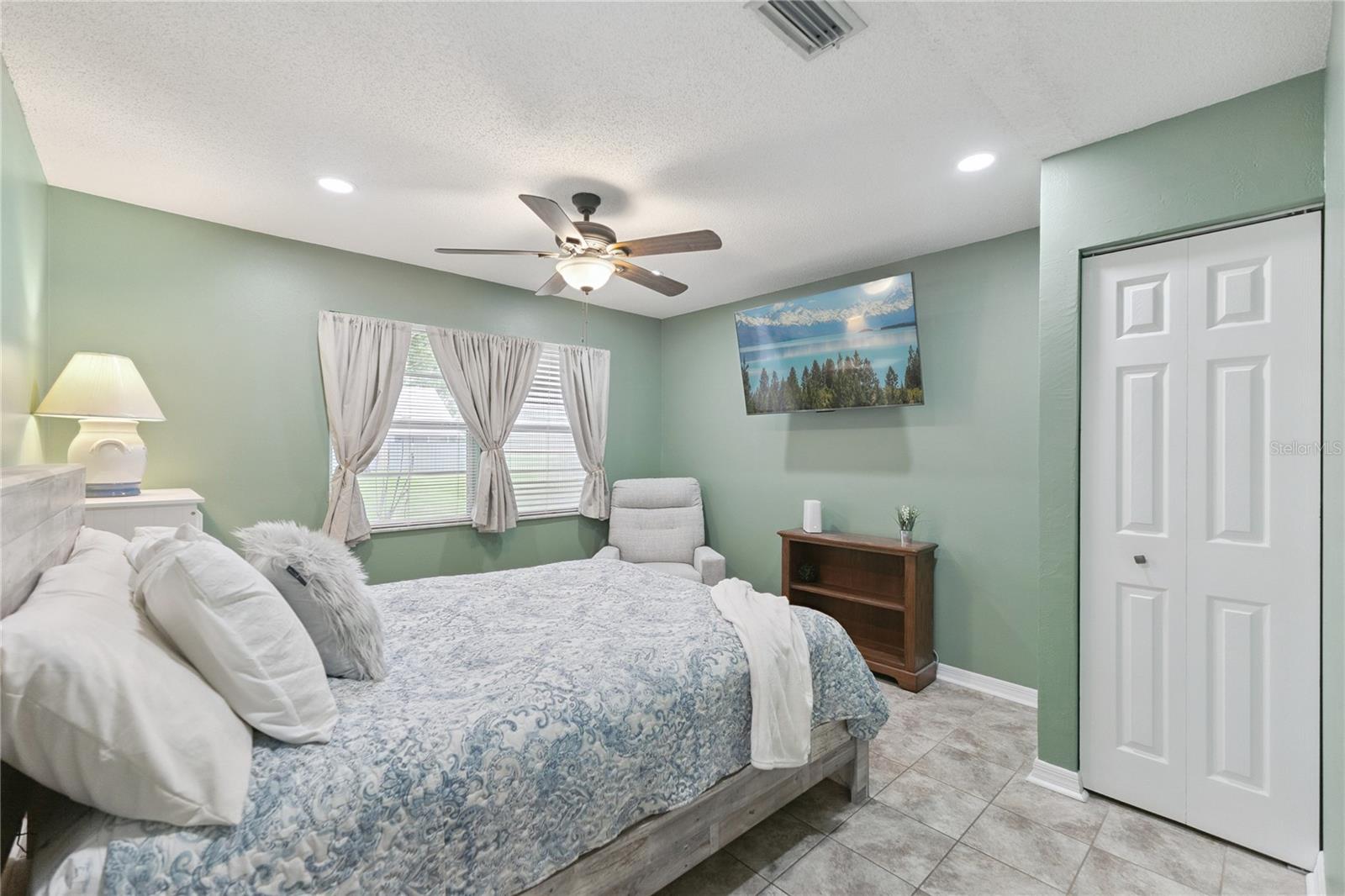 PELICAN BAY - Residential