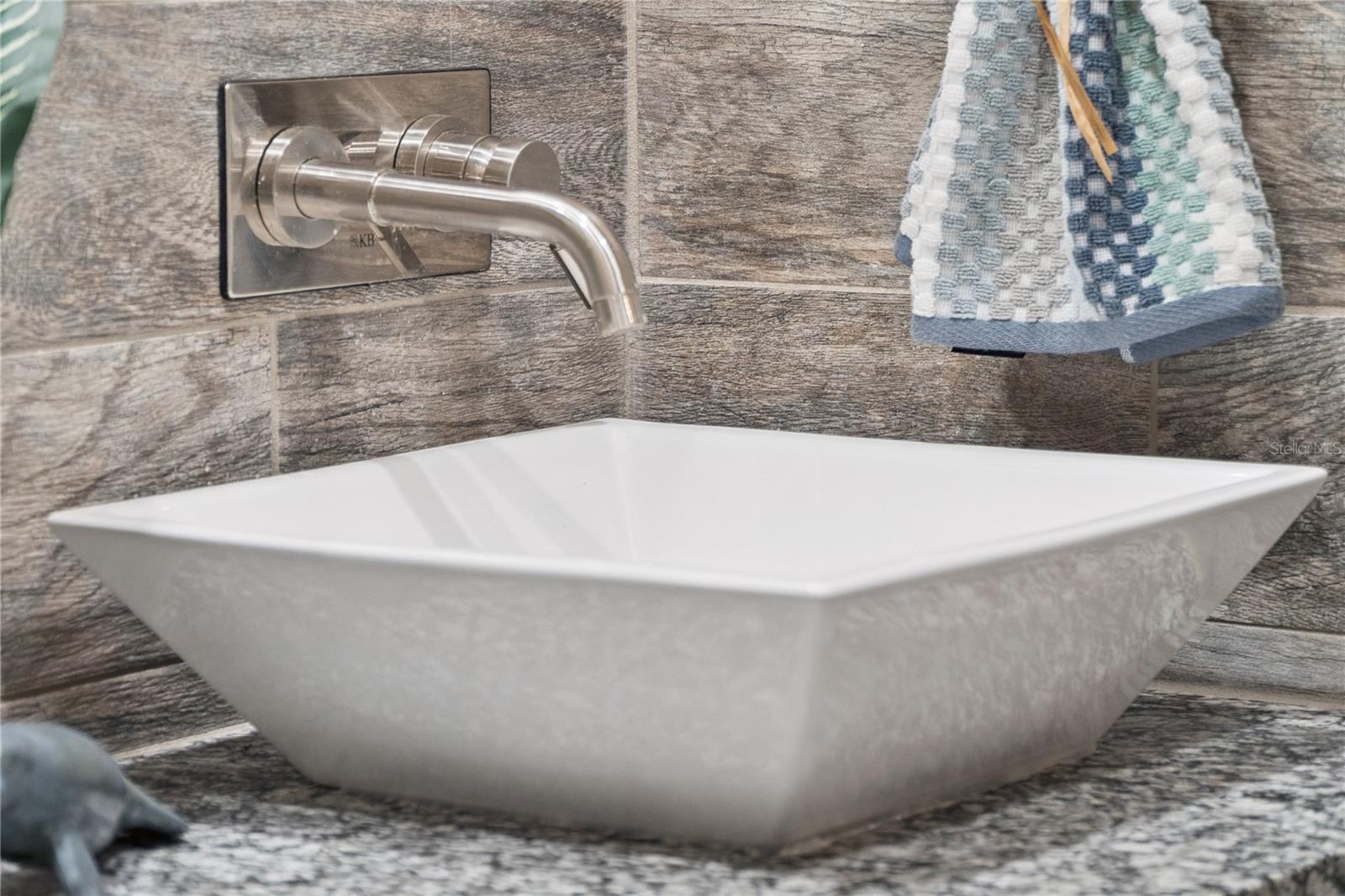 PELICAN BAY - Residential