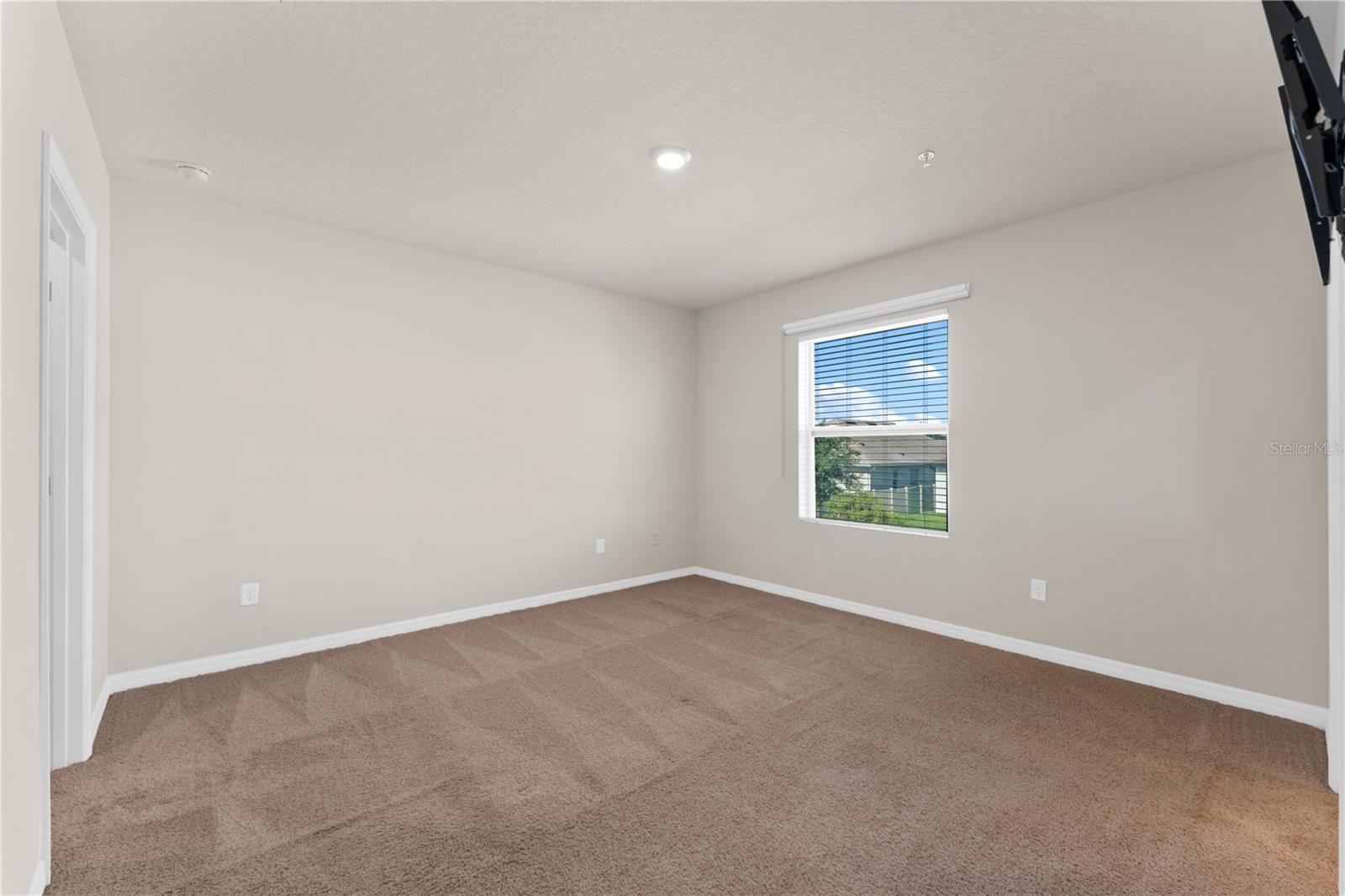 SOUTH CREEK - Residential Lease