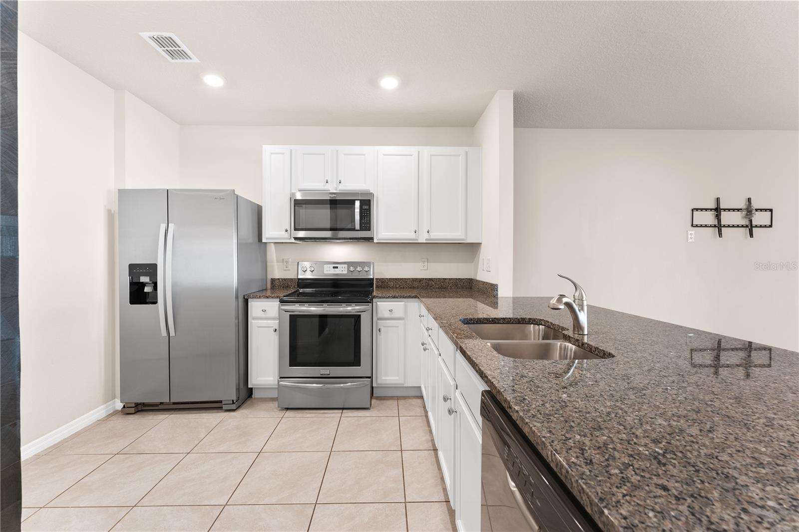 SOUTH CREEK - Residential Lease