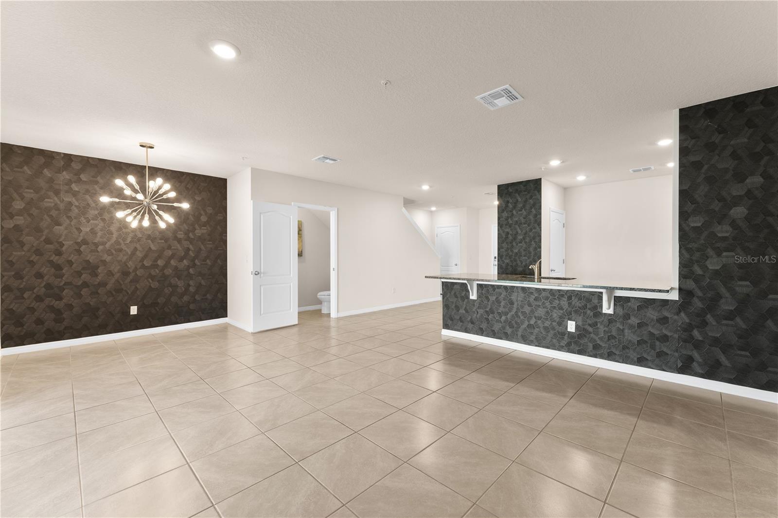 SOUTH CREEK - Residential Lease