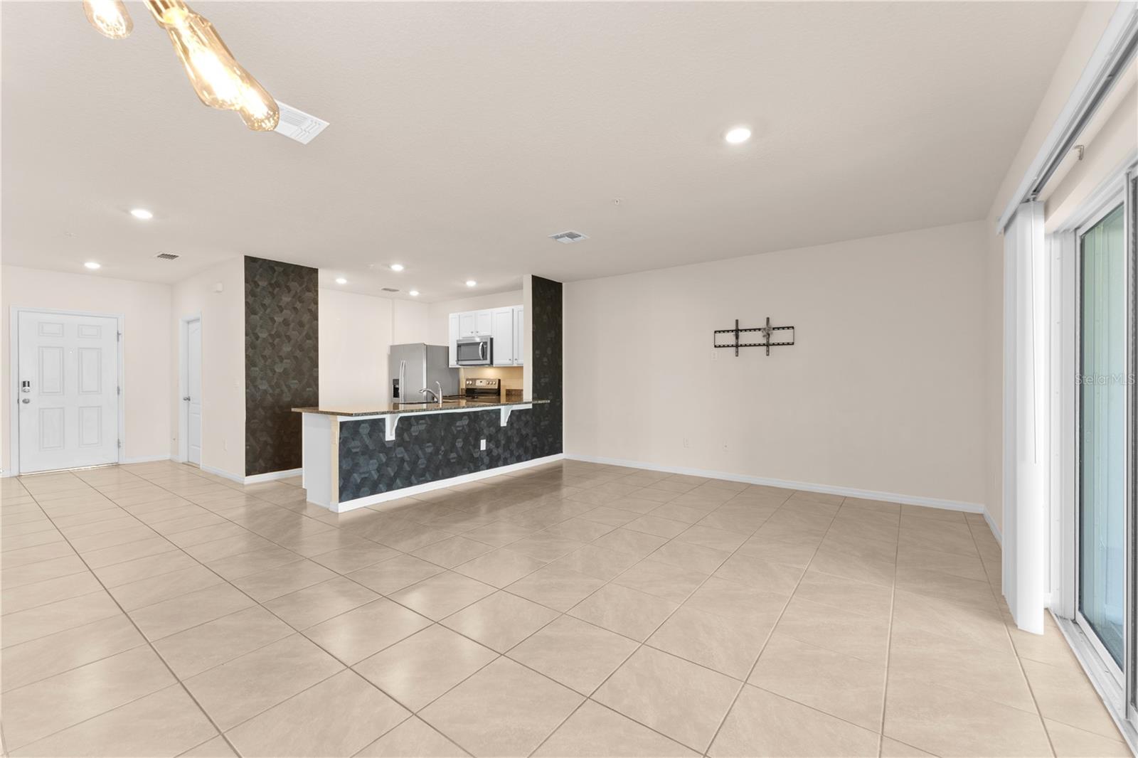 SOUTH CREEK - Residential Lease
