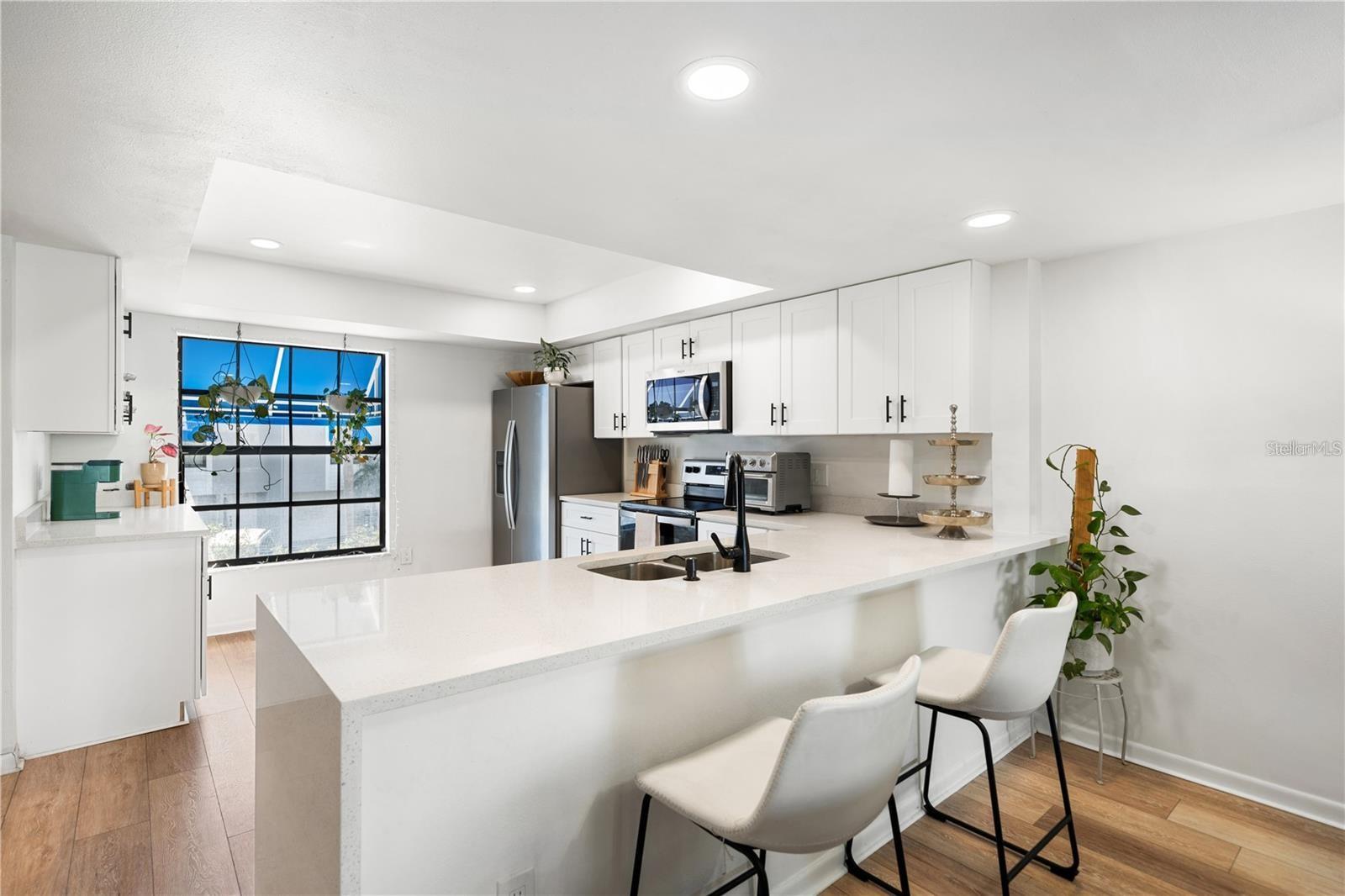 BAYWAY CONDO PH ONE - Residential