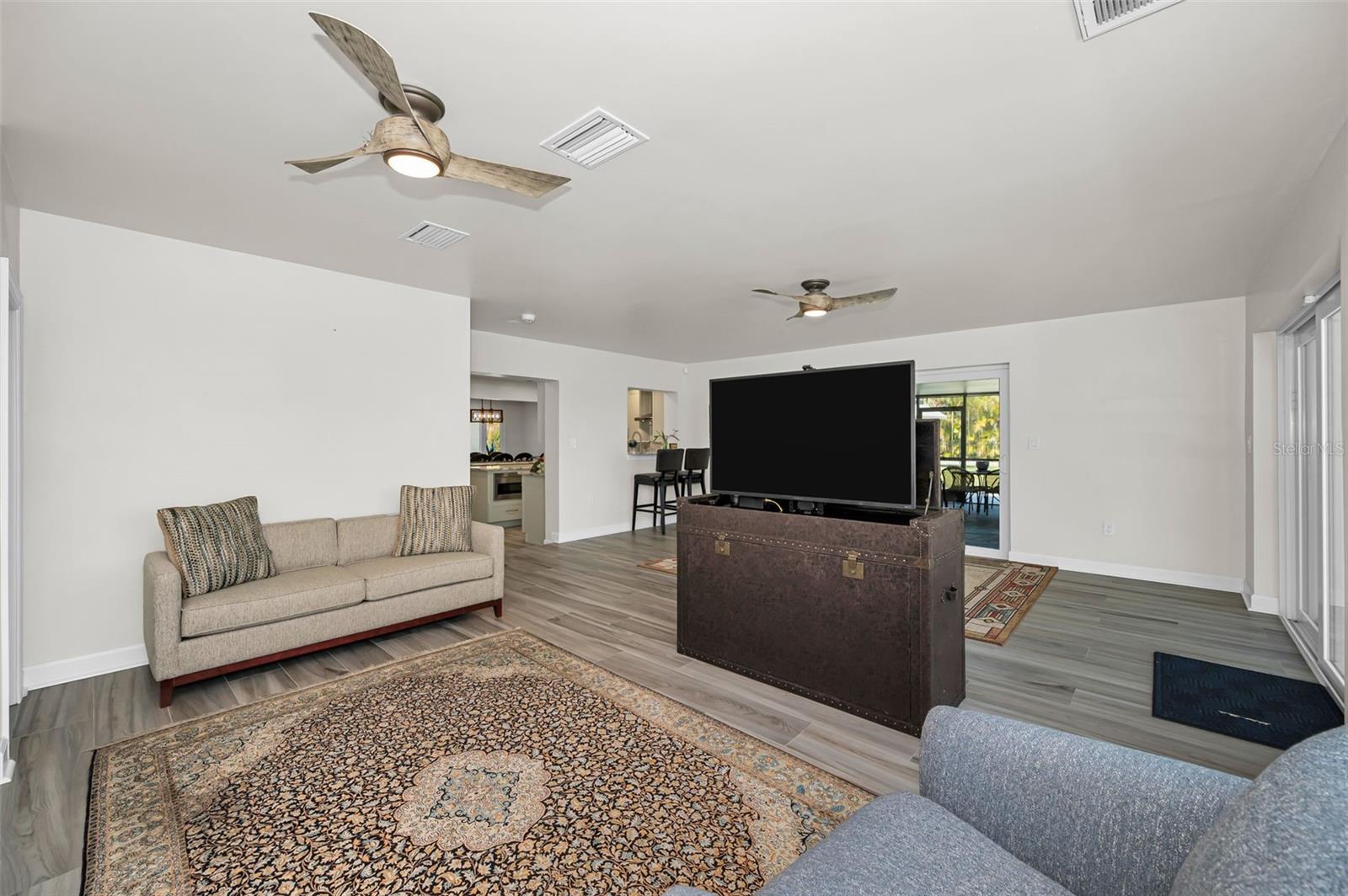 SEA BREEZE ISLAND - Residential