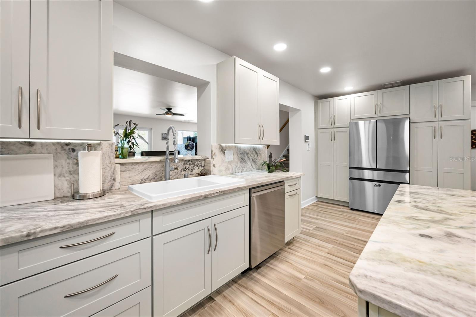 SEA BREEZE ISLAND - Residential