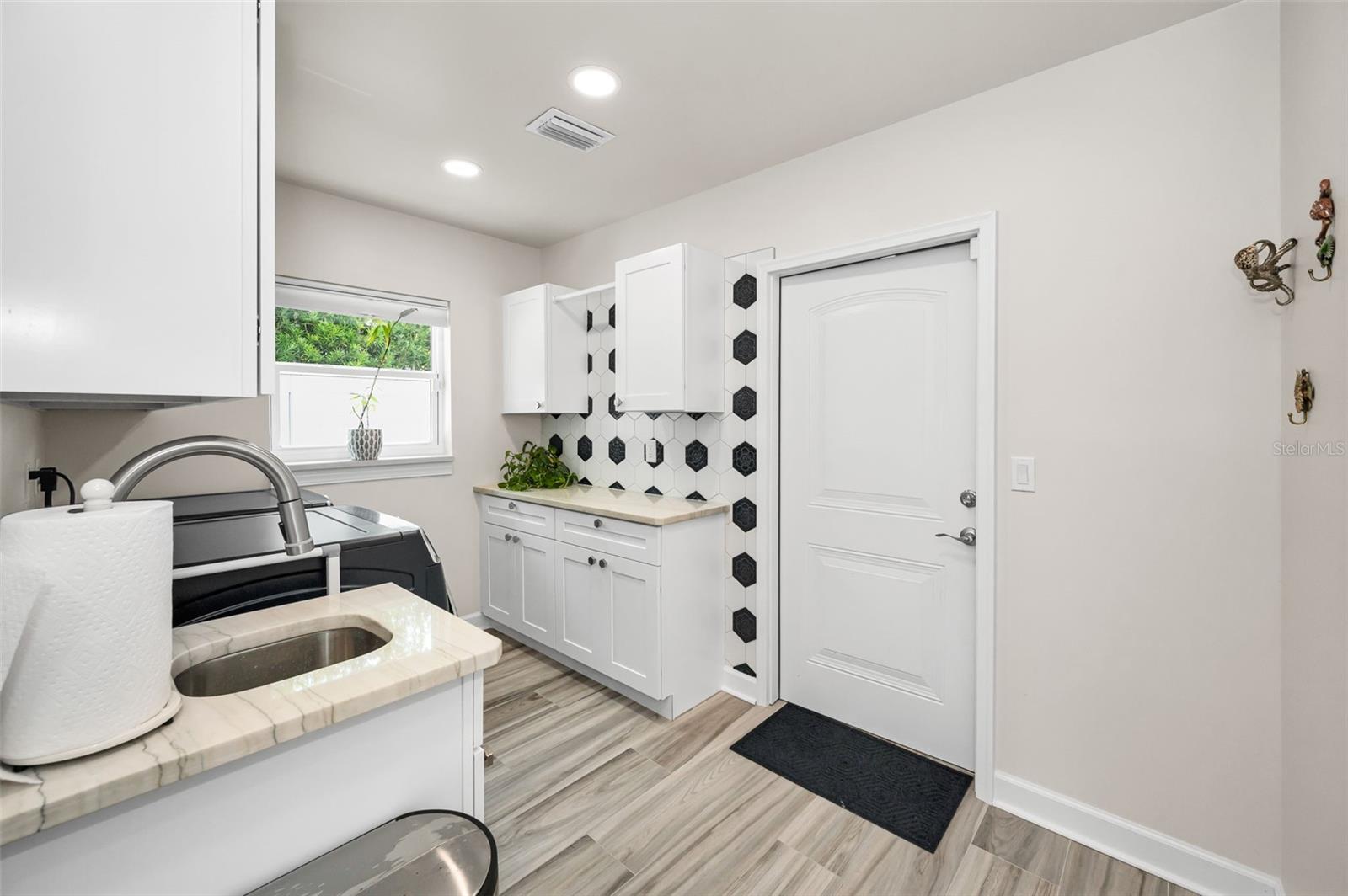 SEA BREEZE ISLAND - Residential