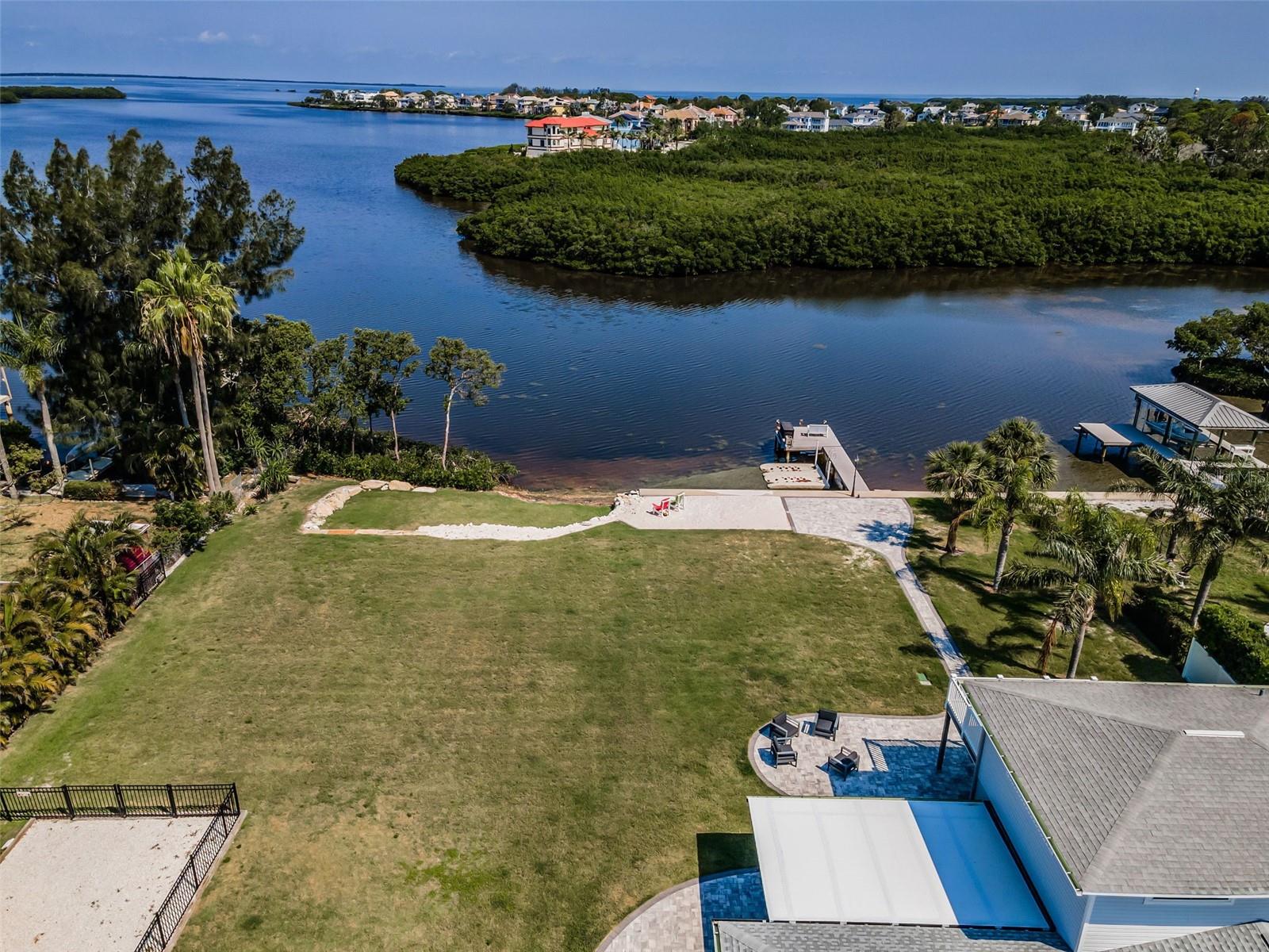 SEA BREEZE ISLAND - Residential