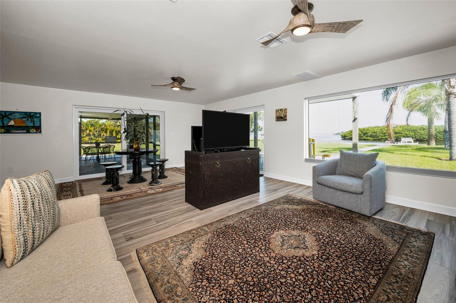 SEA BREEZE ISLAND - Residential