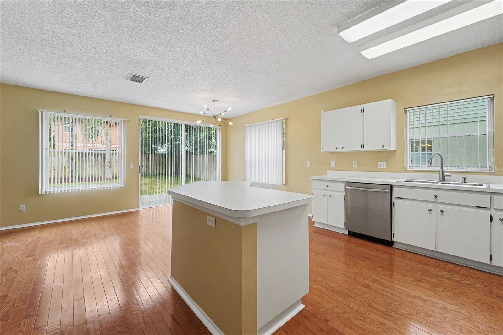 LE CLARE SHORES - Residential
