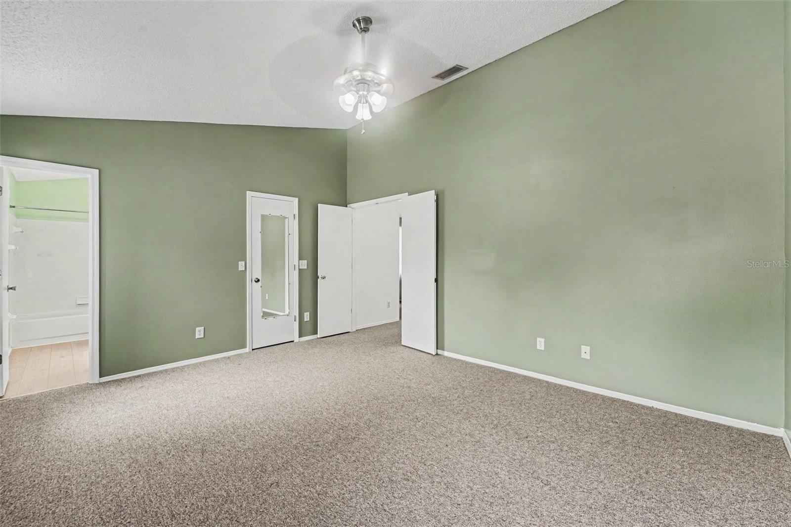 LE CLARE SHORES - Residential