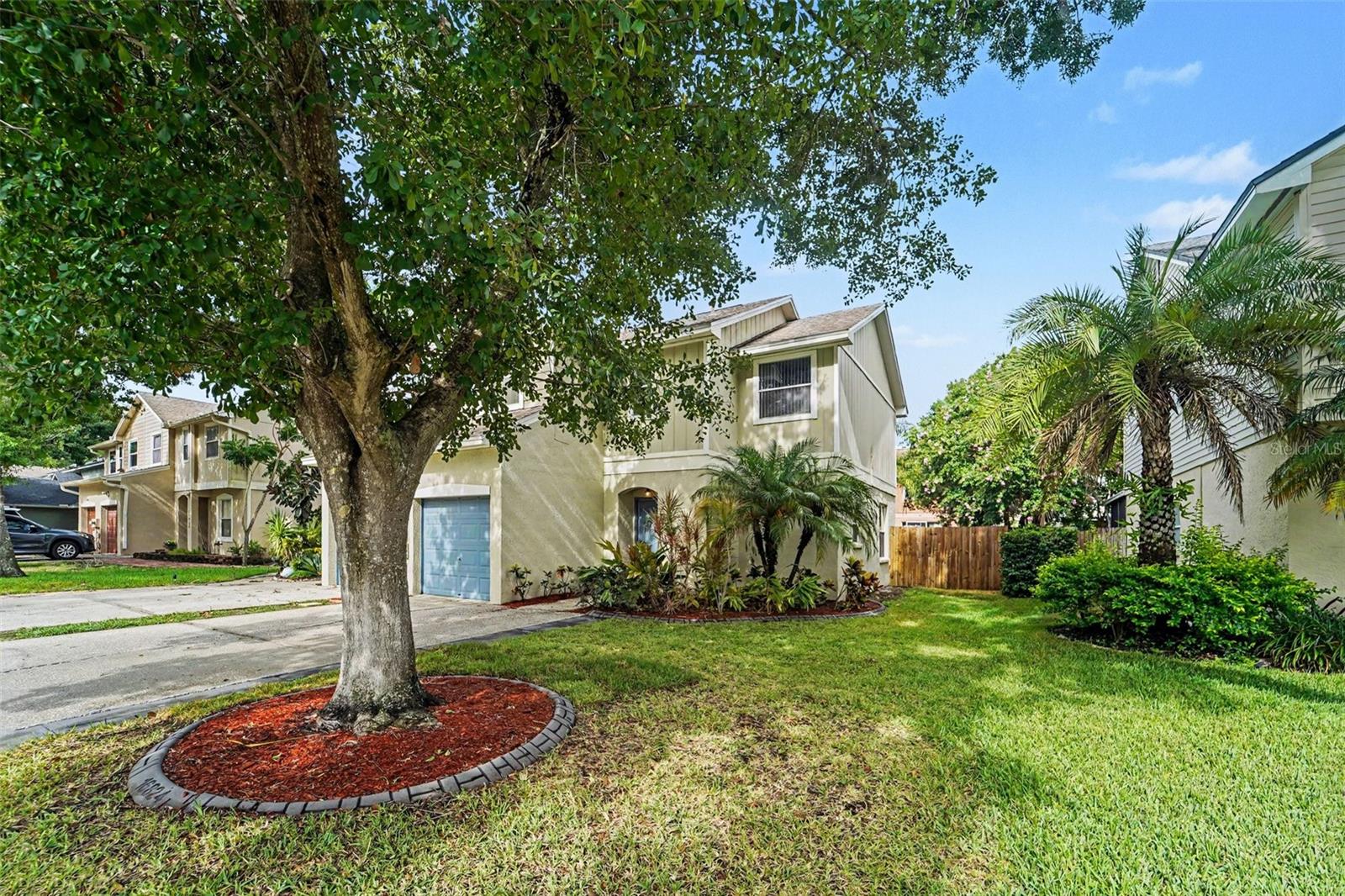 LE CLARE SHORES - Residential