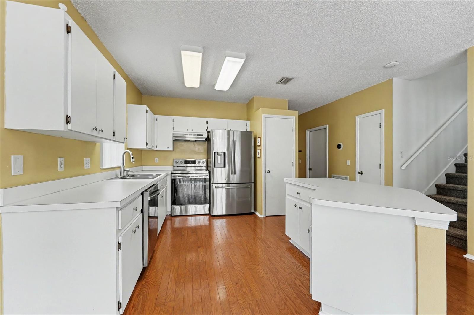 LE CLARE SHORES - Residential