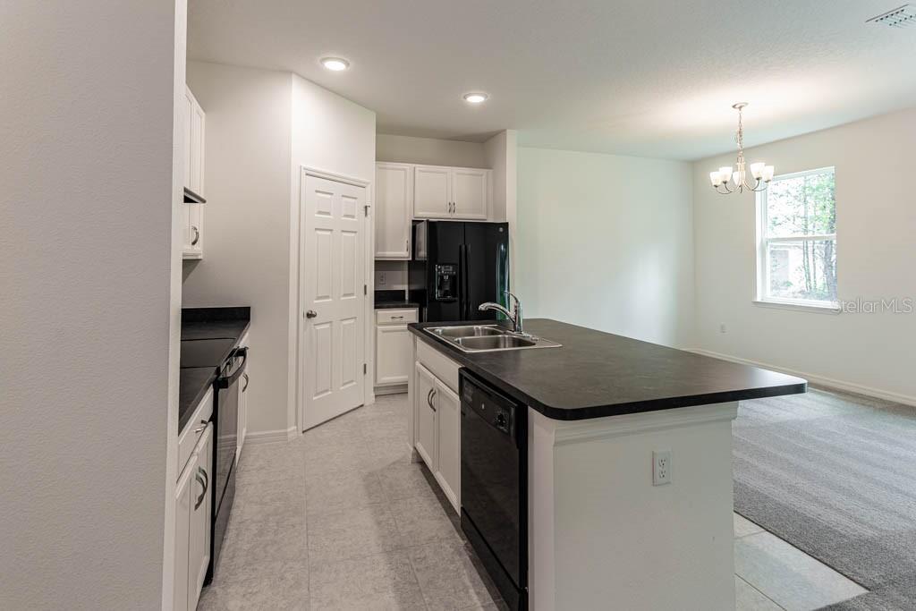 SUNSET LAKES ESTATES - Residential