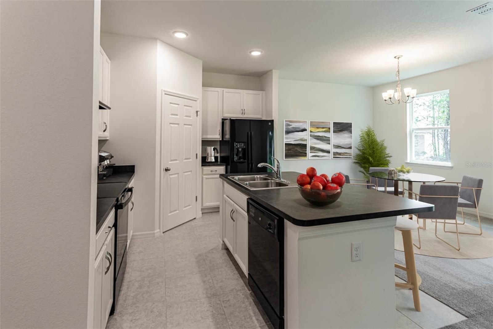 SUNSET LAKES ESTATES - Residential