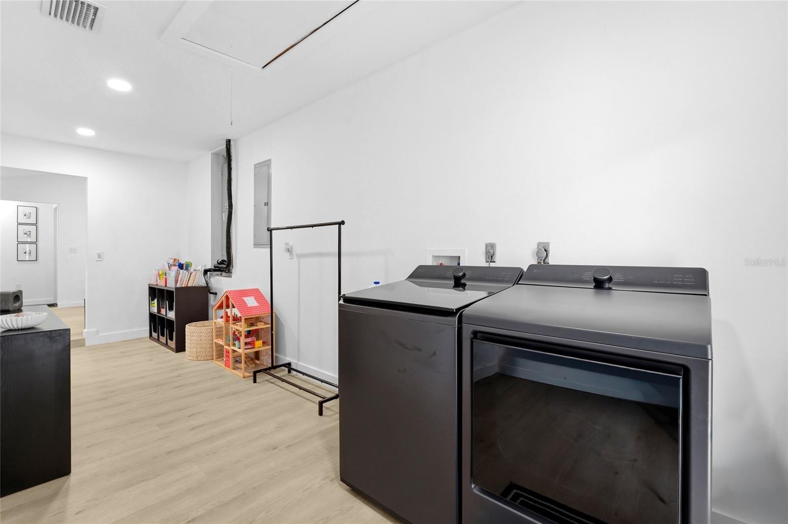 MILL CREEK PH I - Residential