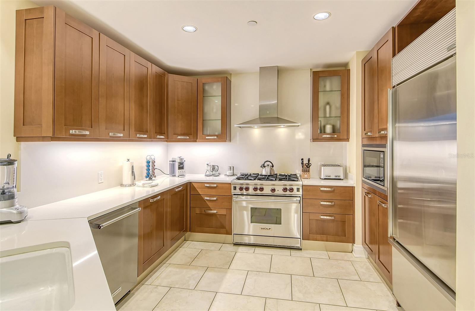 SIESTA KEY BEACH RESIDENCES - Residential
