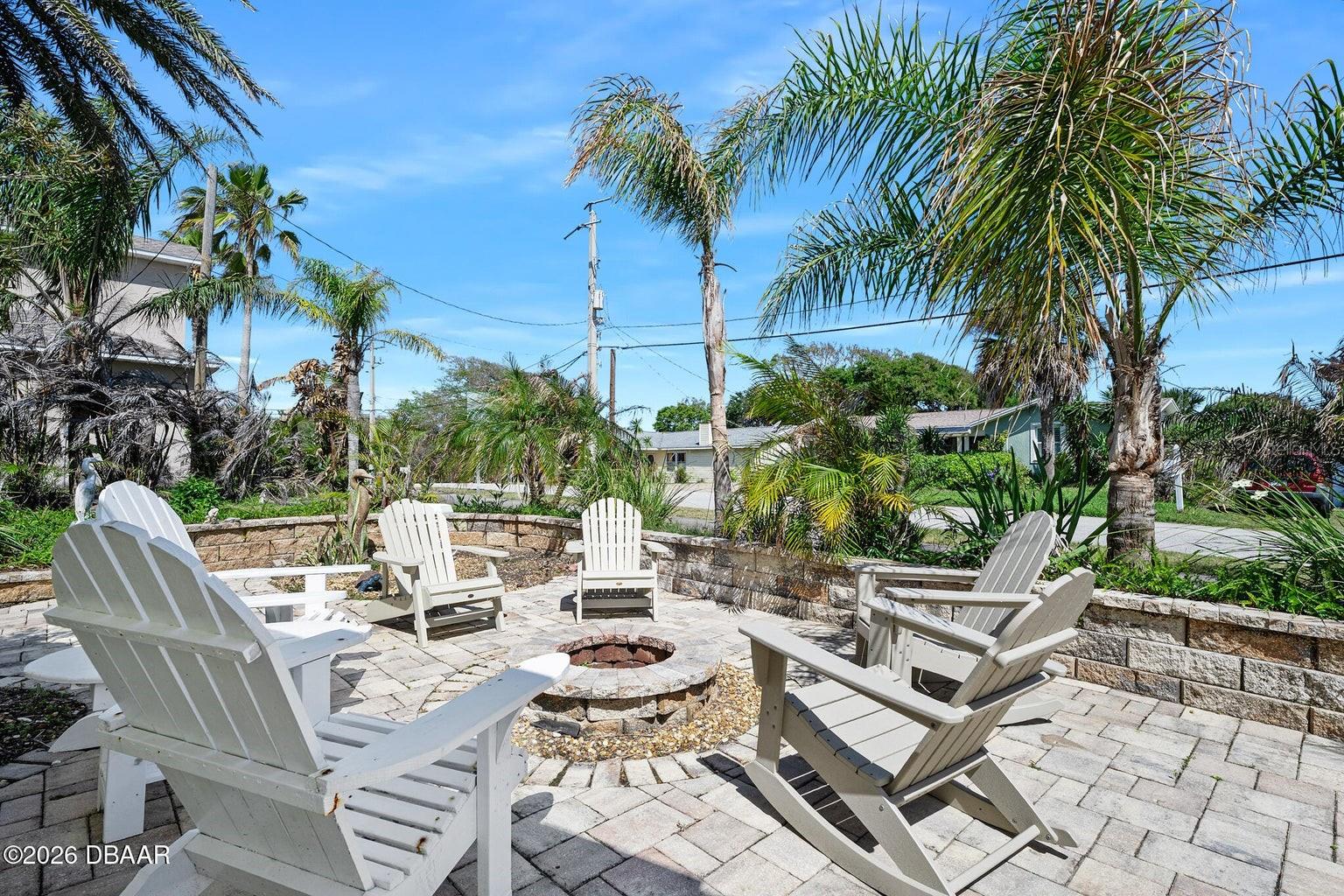 LIGHTHOUSE SHORES - Residential