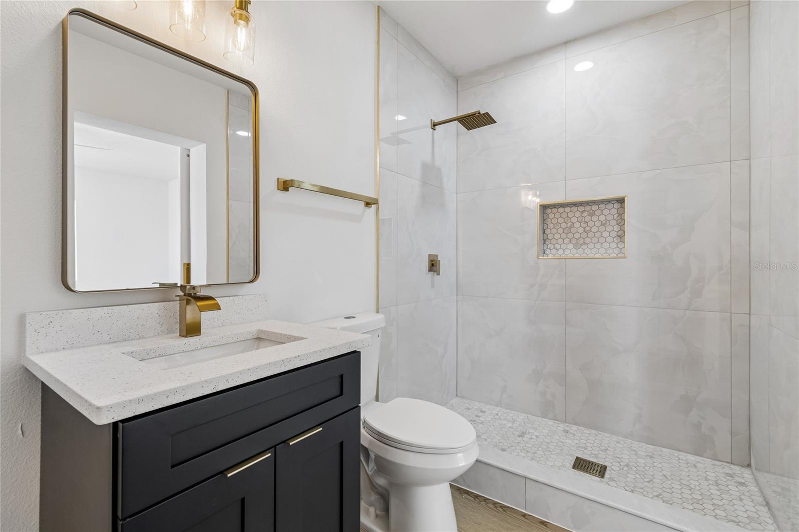 GOLFWOOD ESTATES UNIT 01 - Residential