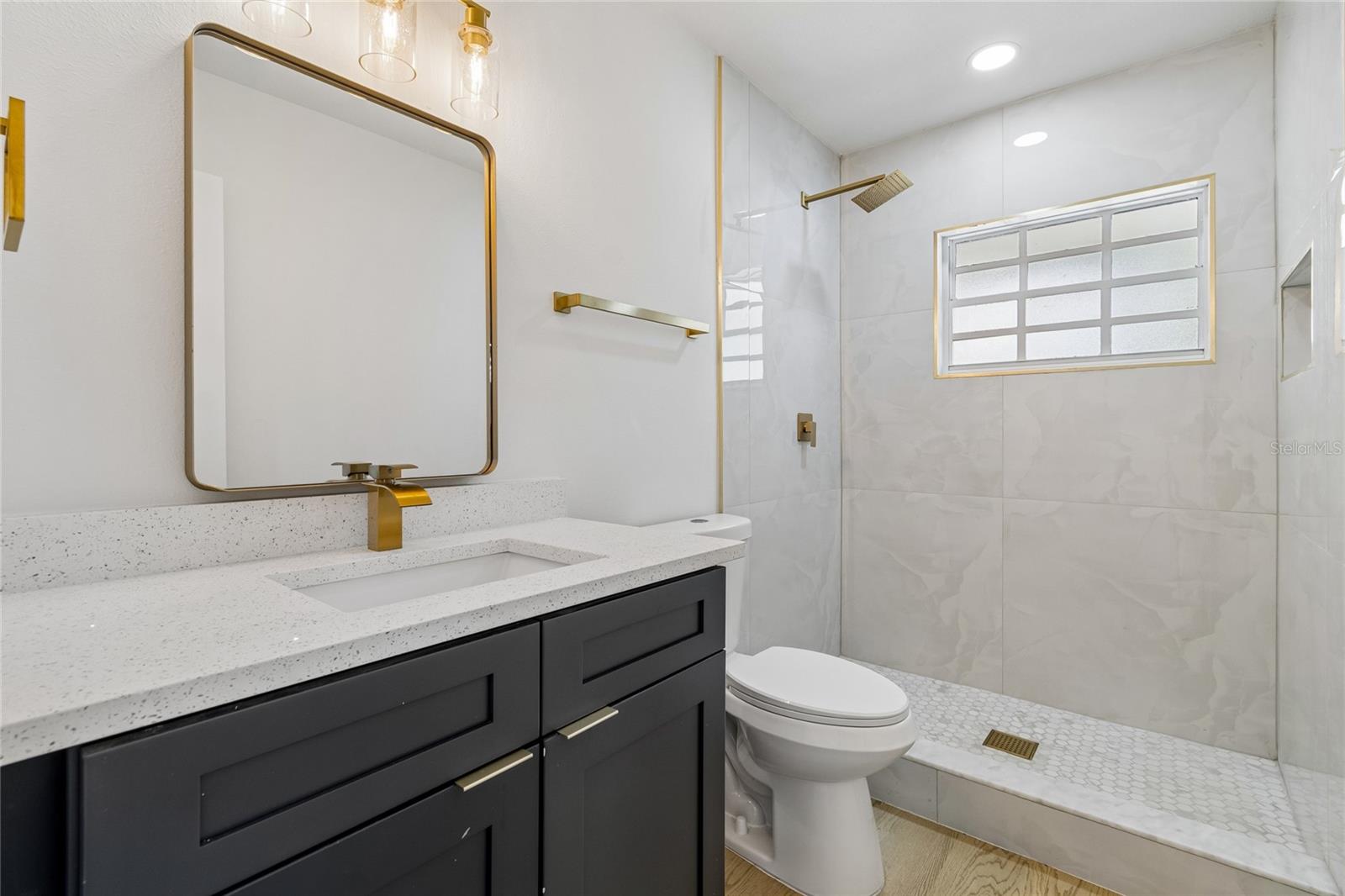 GOLFWOOD ESTATES UNIT 01 - Residential