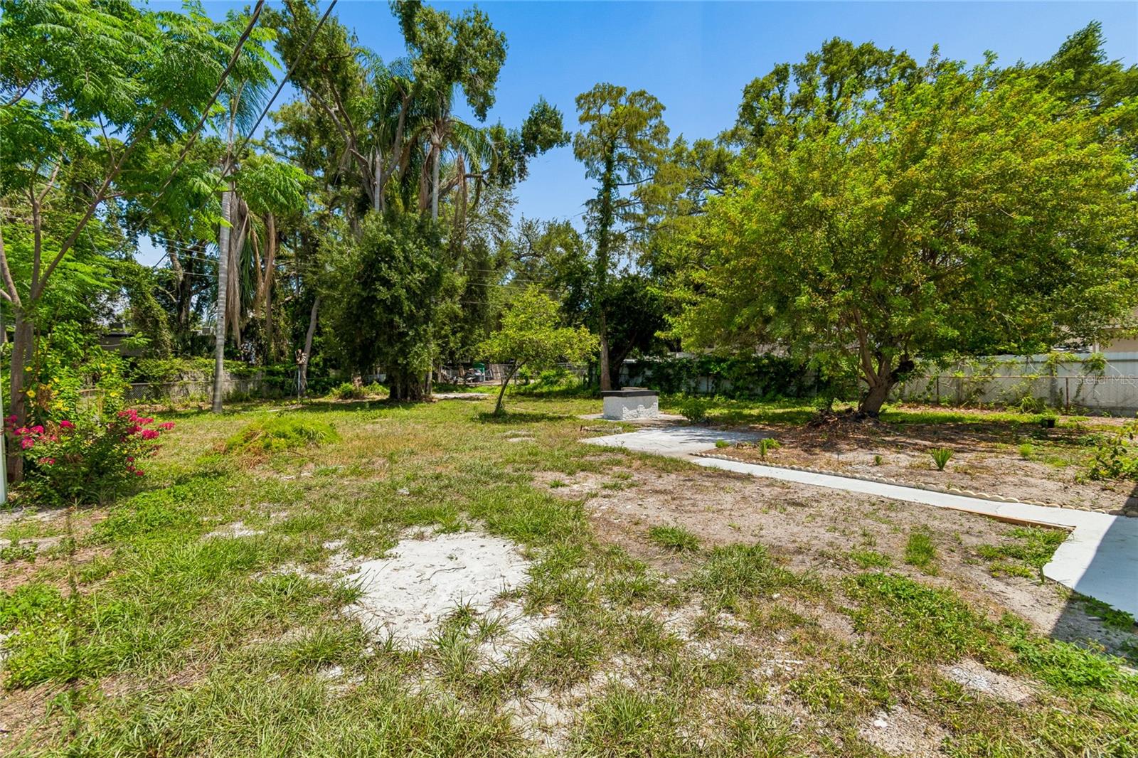 GOLFWOOD ESTATES UNIT 01 - Residential