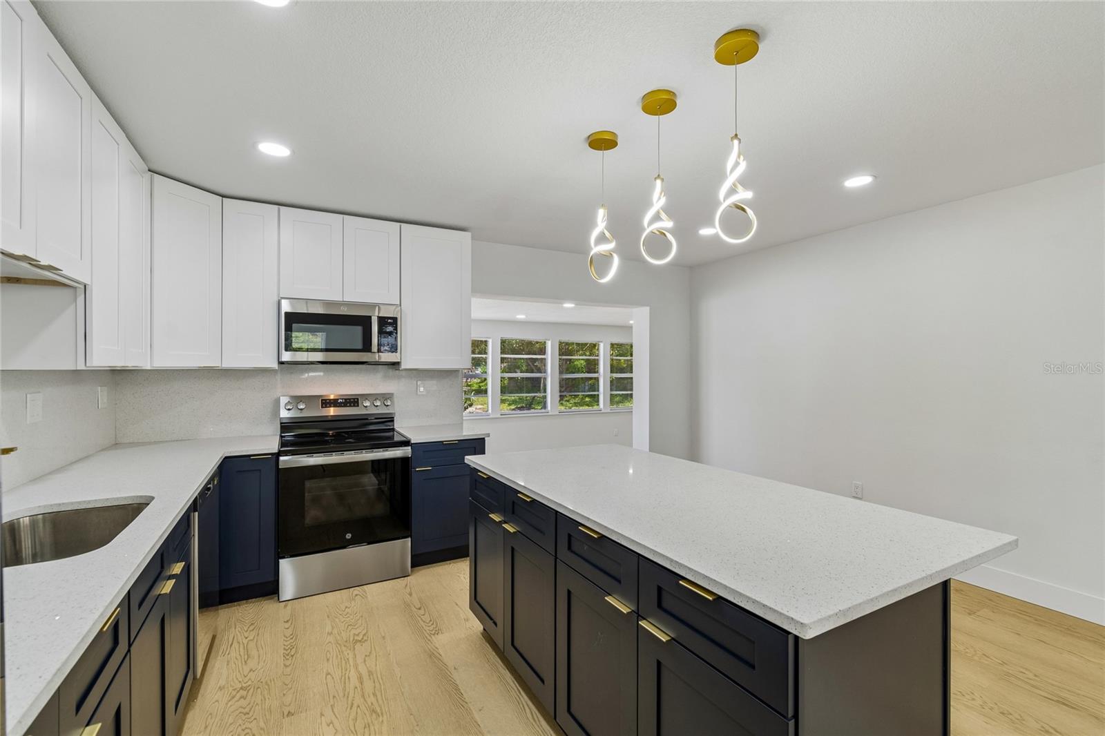 GOLFWOOD ESTATES UNIT 01 - Residential