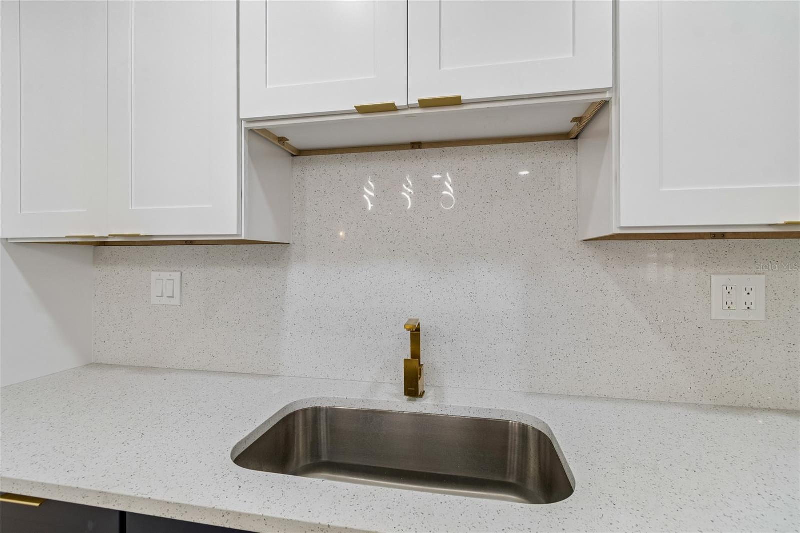 GOLFWOOD ESTATES UNIT 01 - Residential