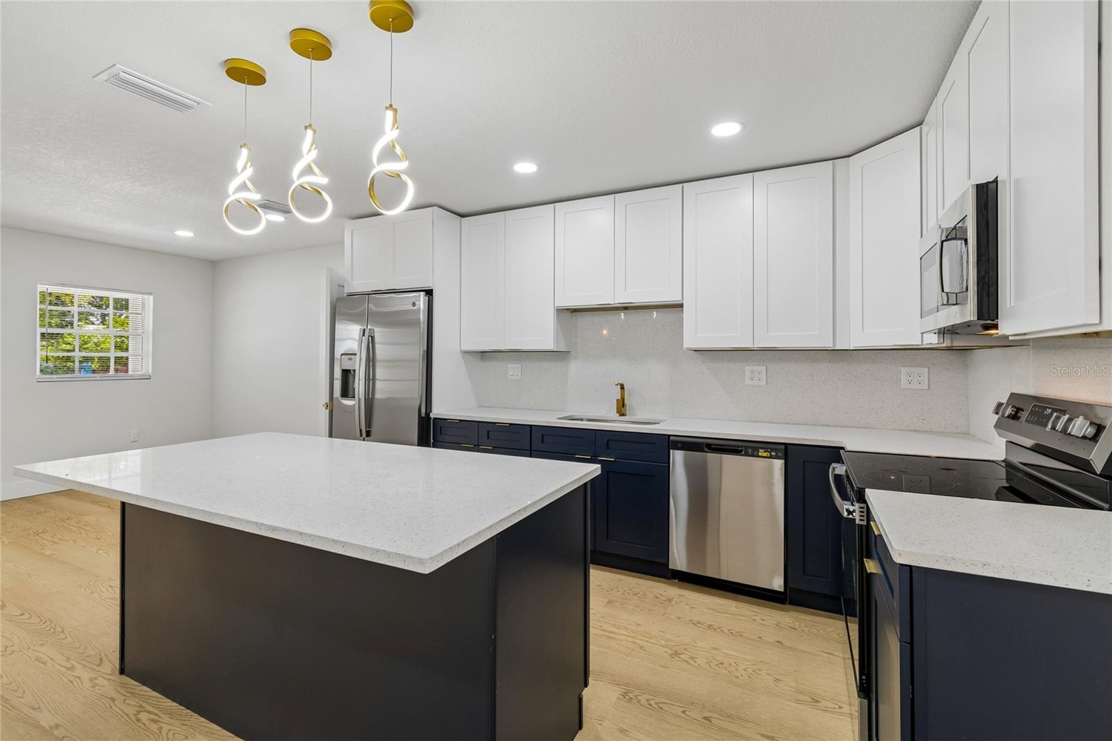 GOLFWOOD ESTATES UNIT 01 - Residential