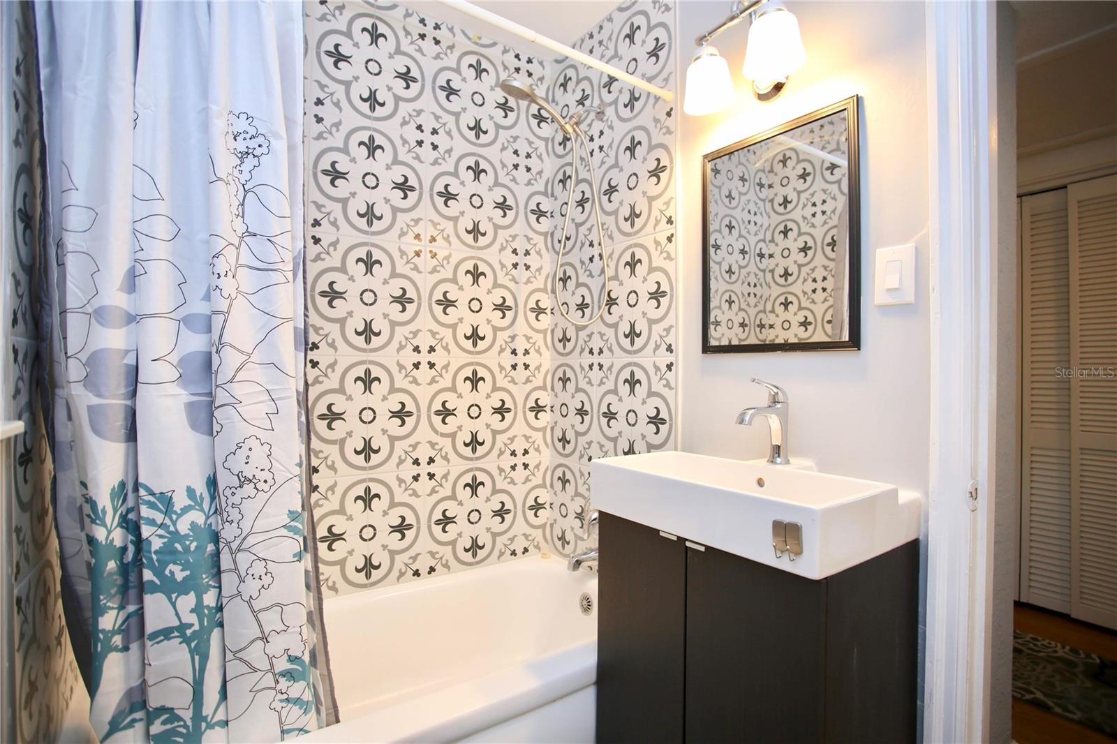 PHILLIPS REP 01 LAKEWOOD - Residential Lease