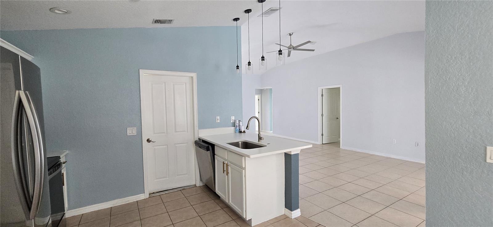 RESERVE AT TOWN CENTER - Residential Lease