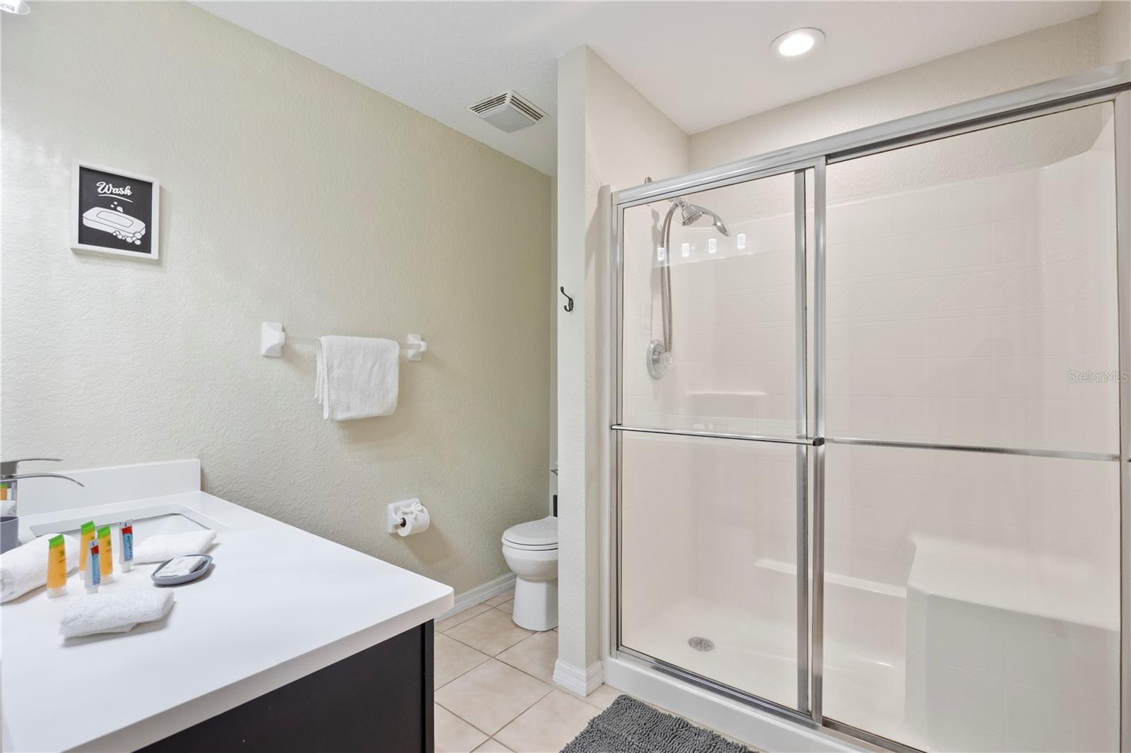 RESERVE AT TOWN CENTER - Residential Lease