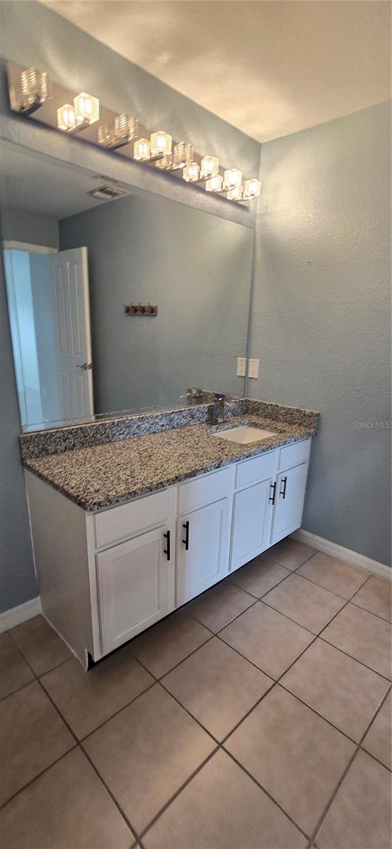 RESERVE AT TOWN CENTER - Residential Lease
