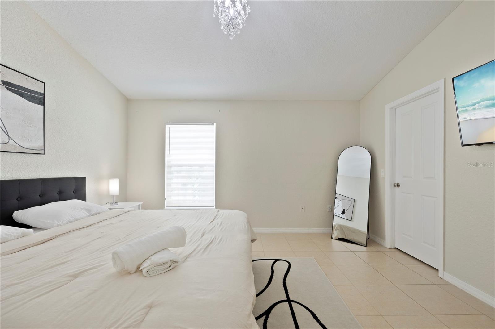 RESERVE AT TOWN CENTER - Residential Lease