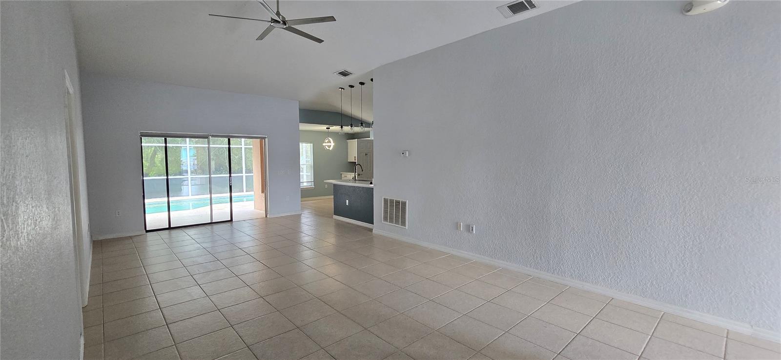 RESERVE AT TOWN CENTER - Residential Lease