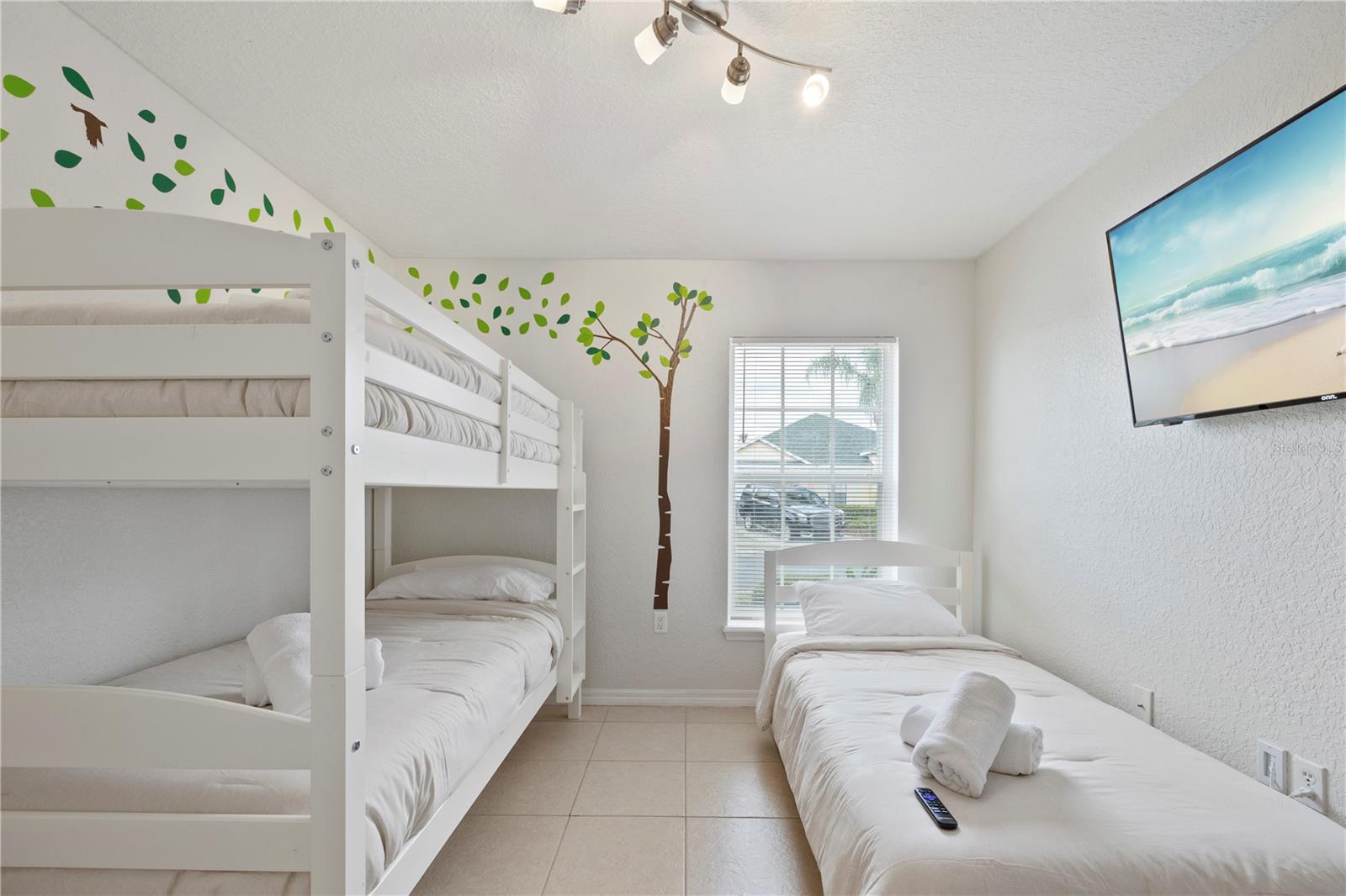 RESERVE AT TOWN CENTER - Residential Lease