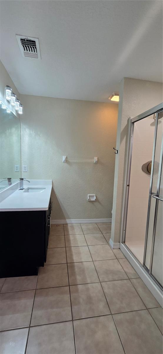 RESERVE AT TOWN CENTER - Residential Lease