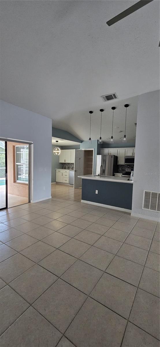 RESERVE AT TOWN CENTER - Residential Lease